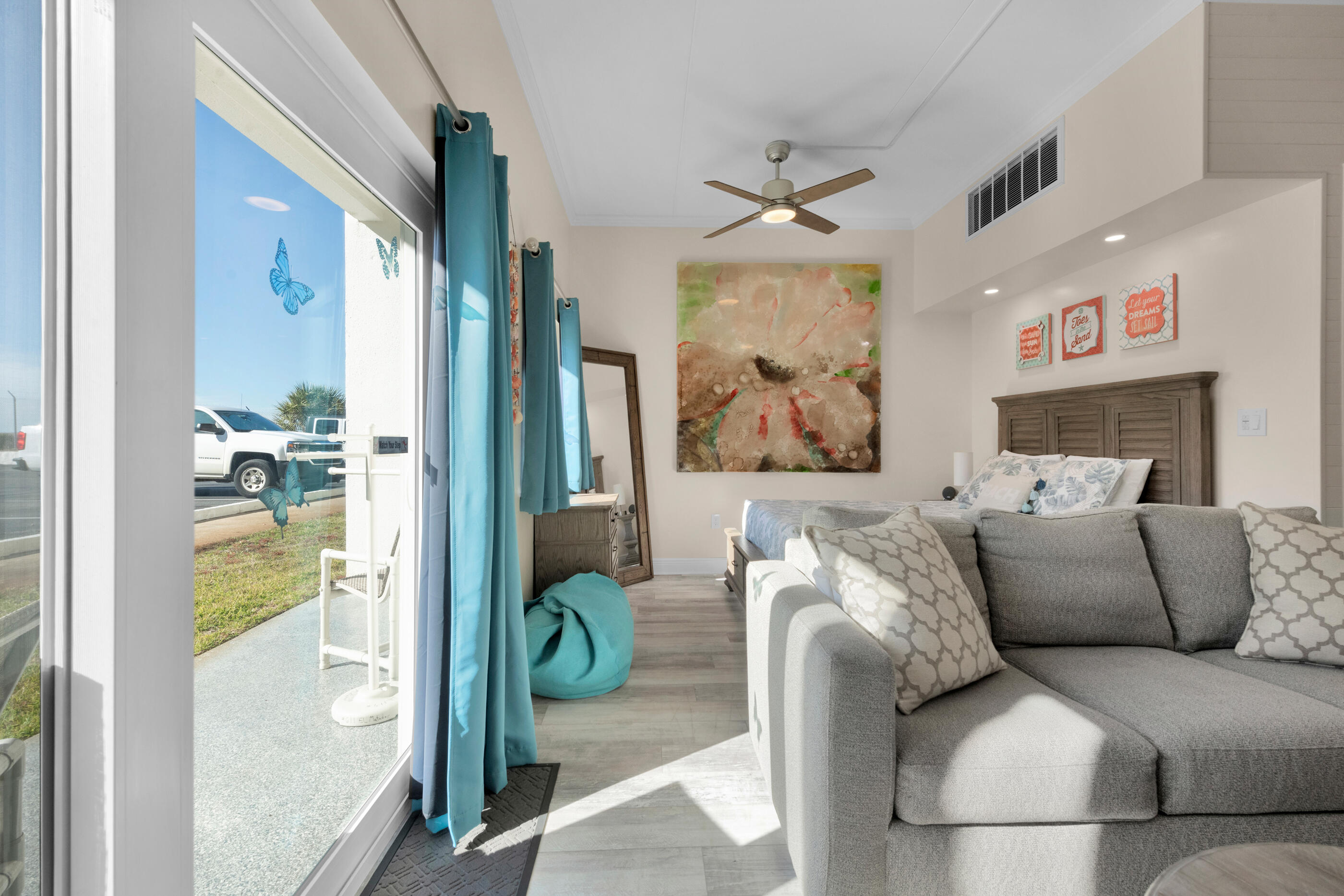 EL MATADOR CONDO - Residential