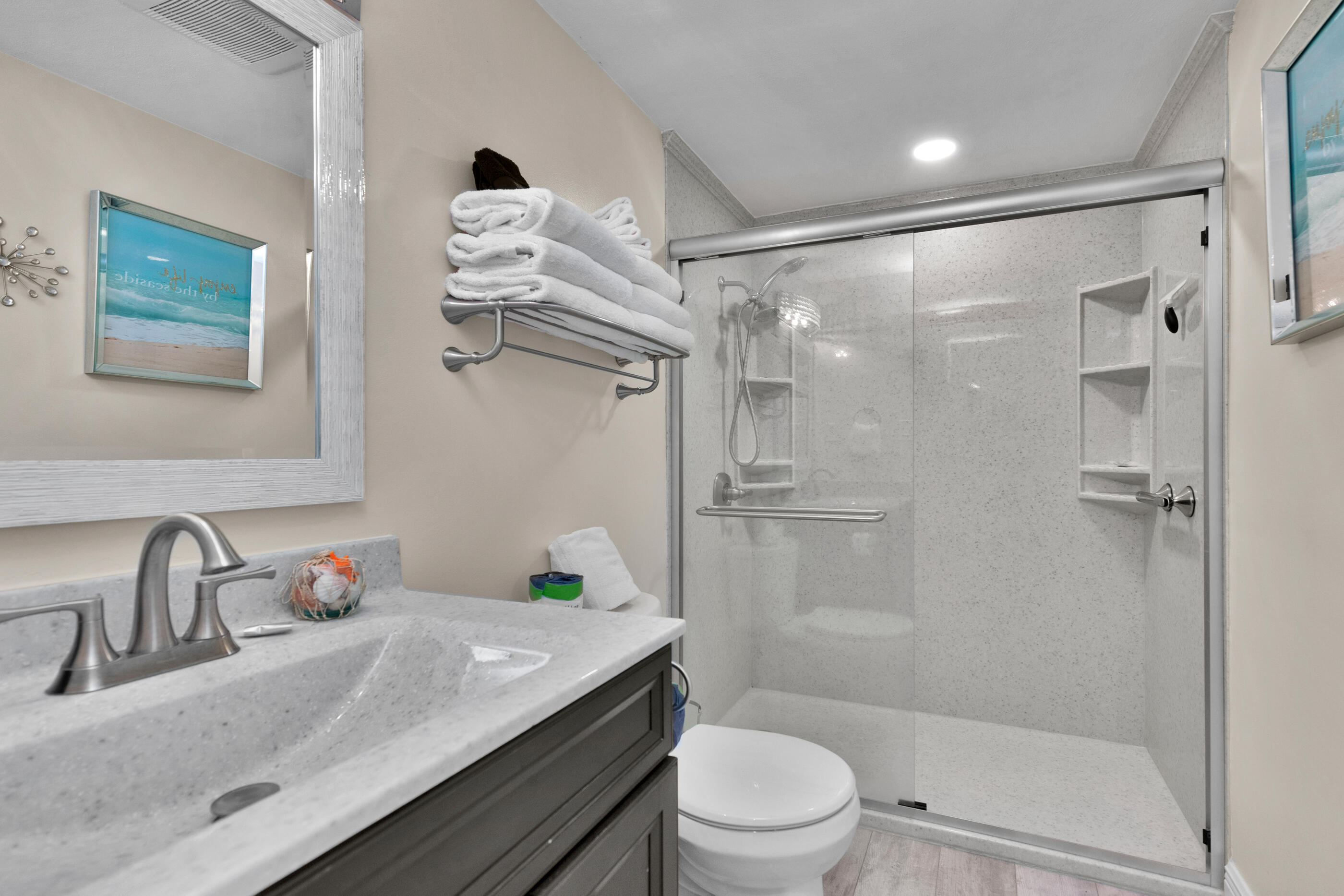 EL MATADOR CONDO - Residential