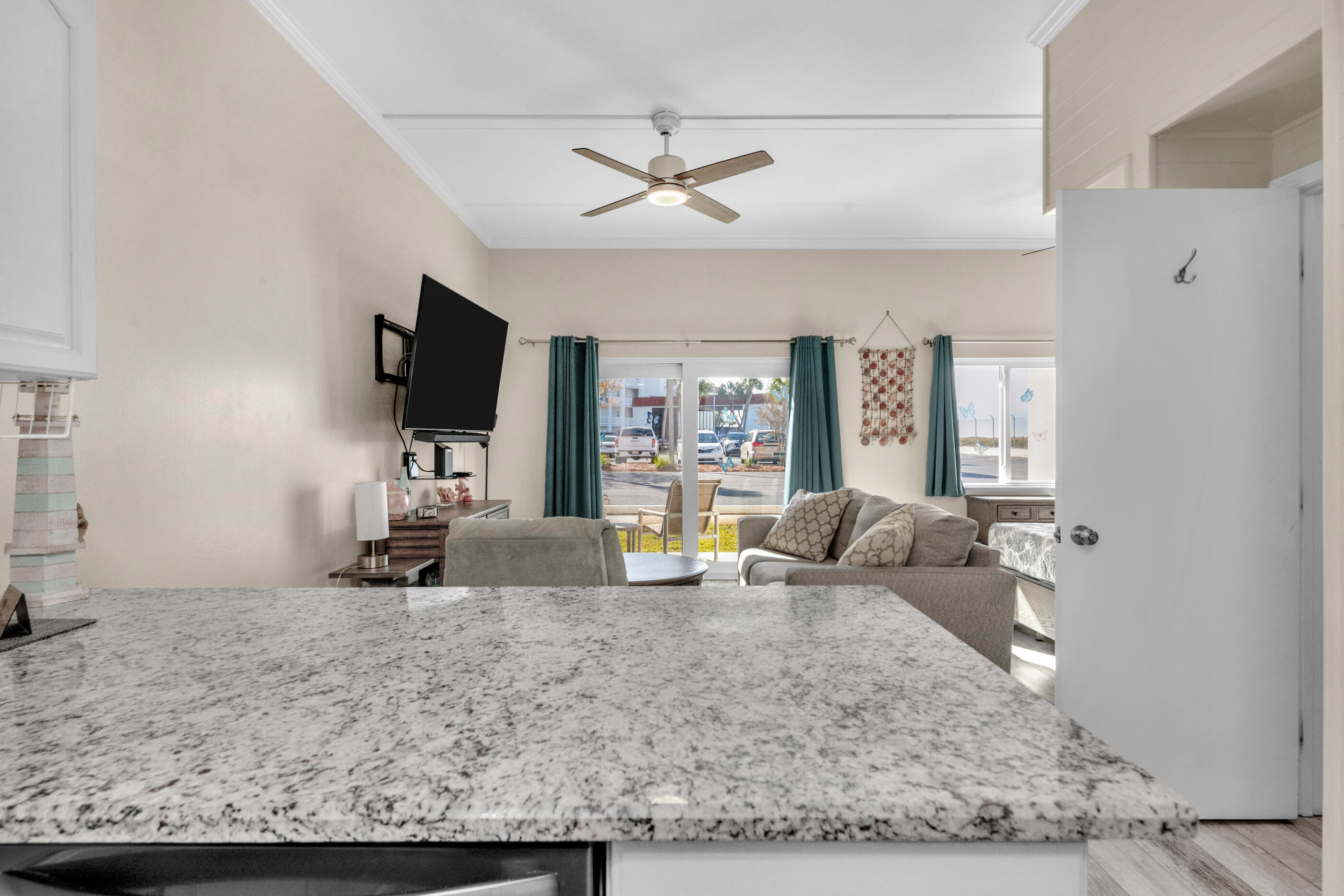 EL MATADOR CONDO - Residential