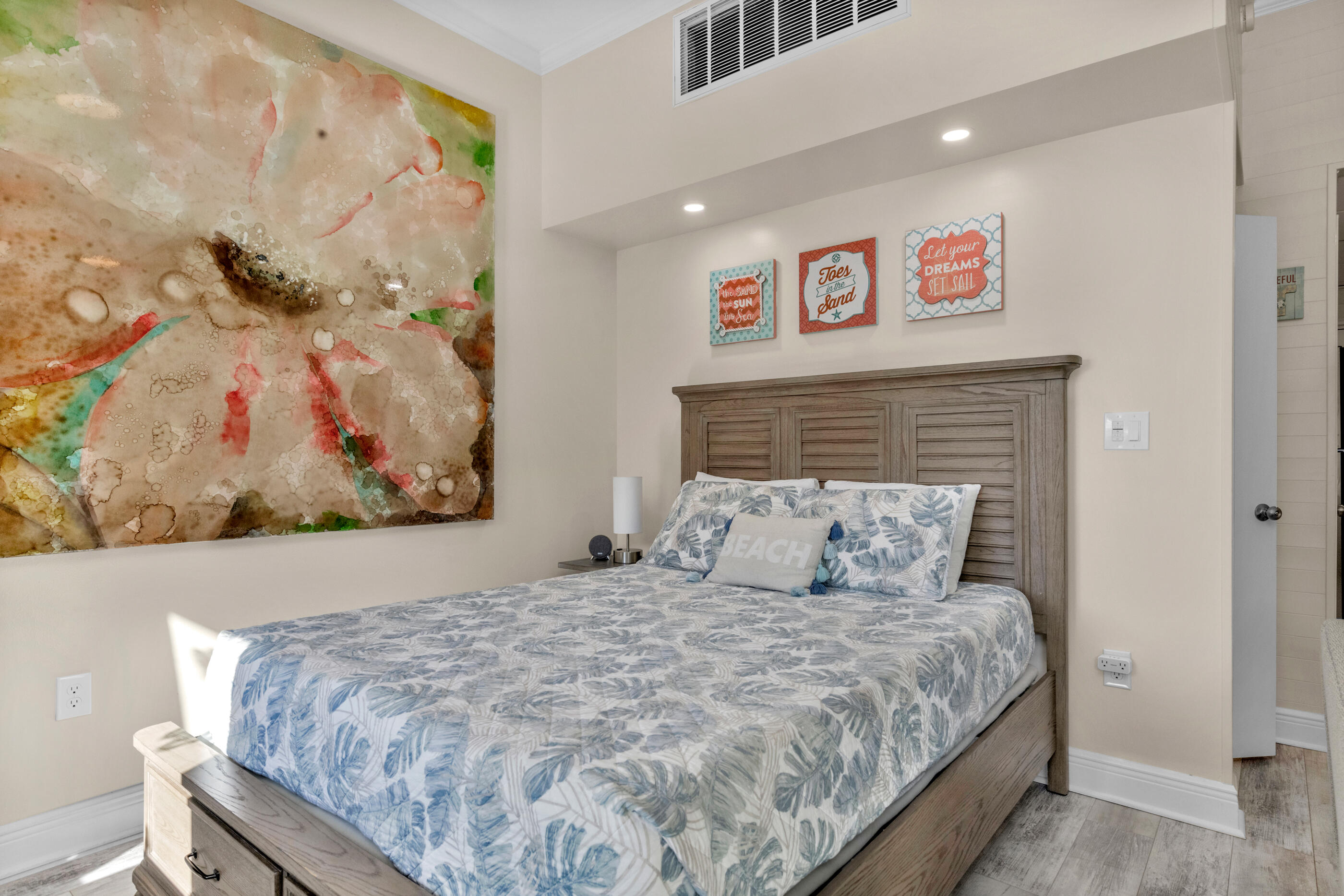 EL MATADOR CONDO - Residential