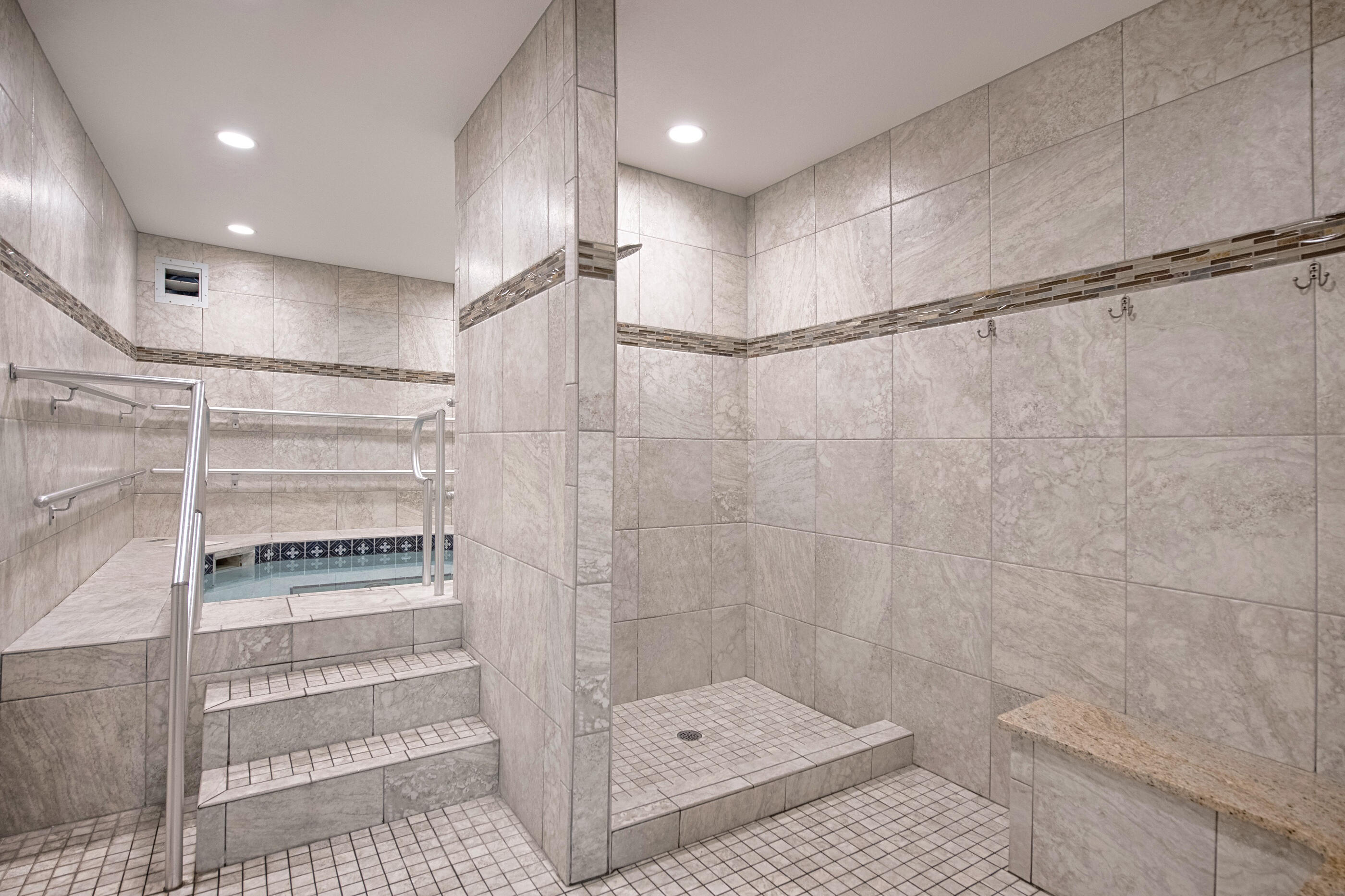 EL MATADOR CONDO - Residential