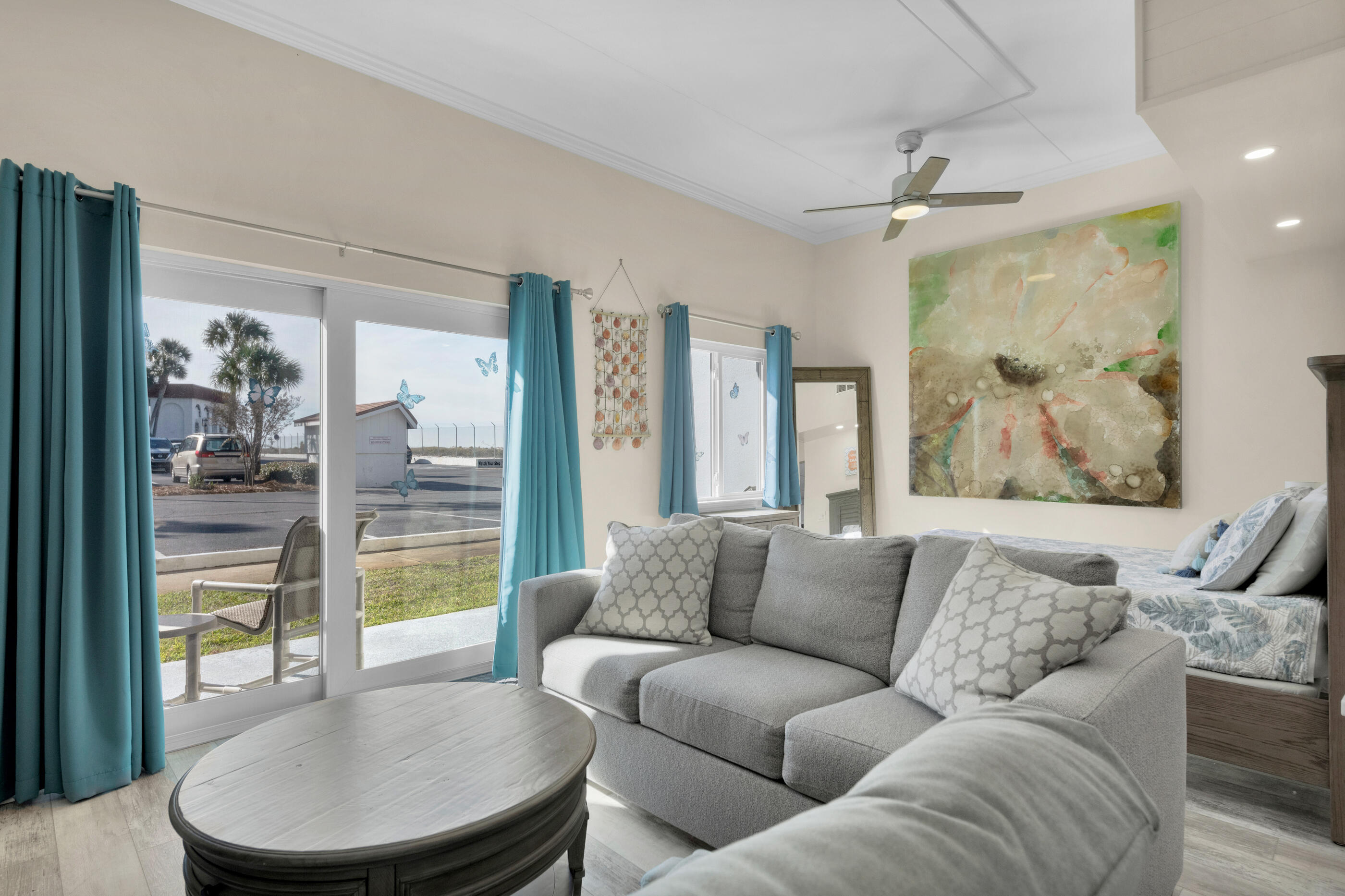 EL MATADOR CONDO - Residential