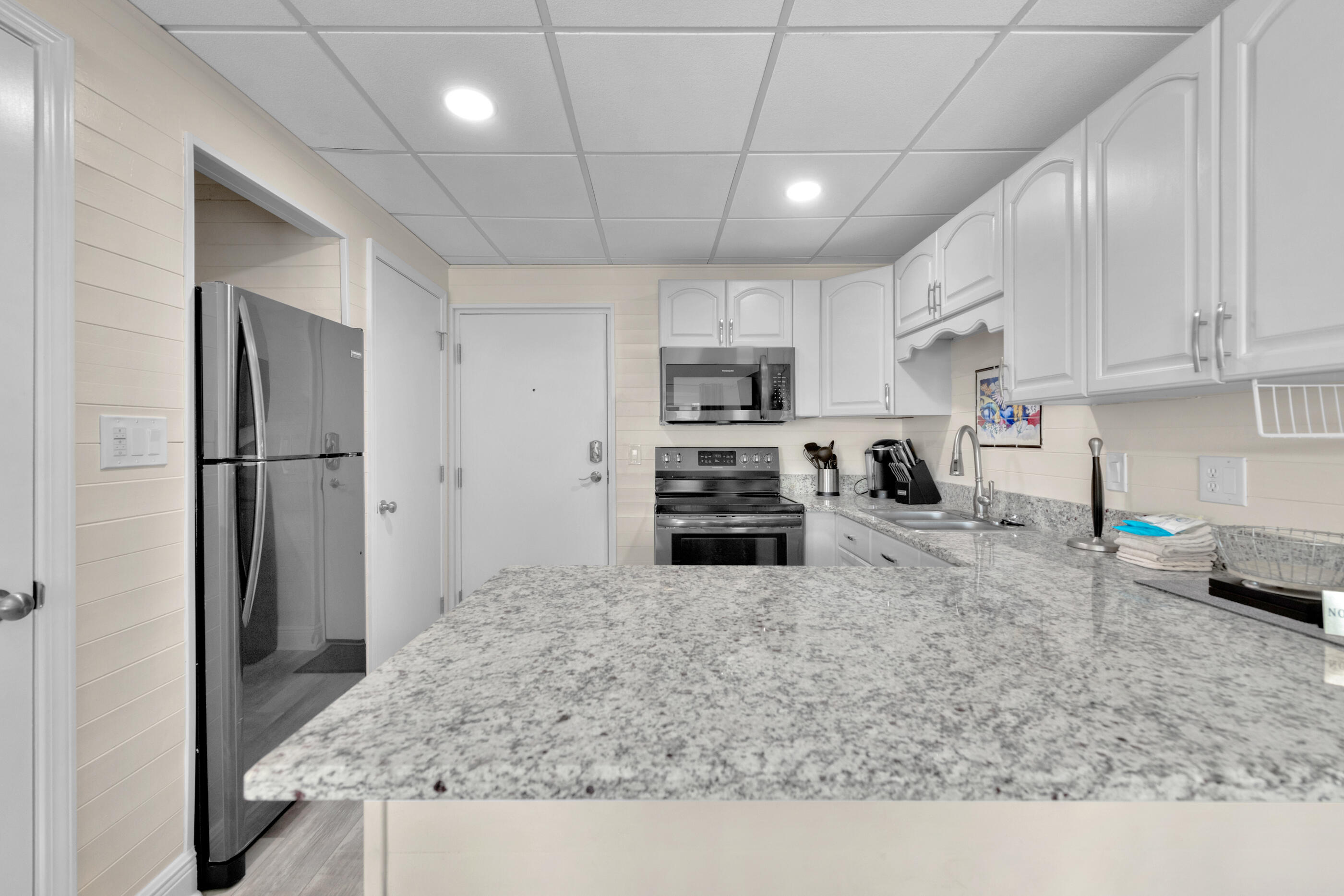 EL MATADOR CONDO - Residential