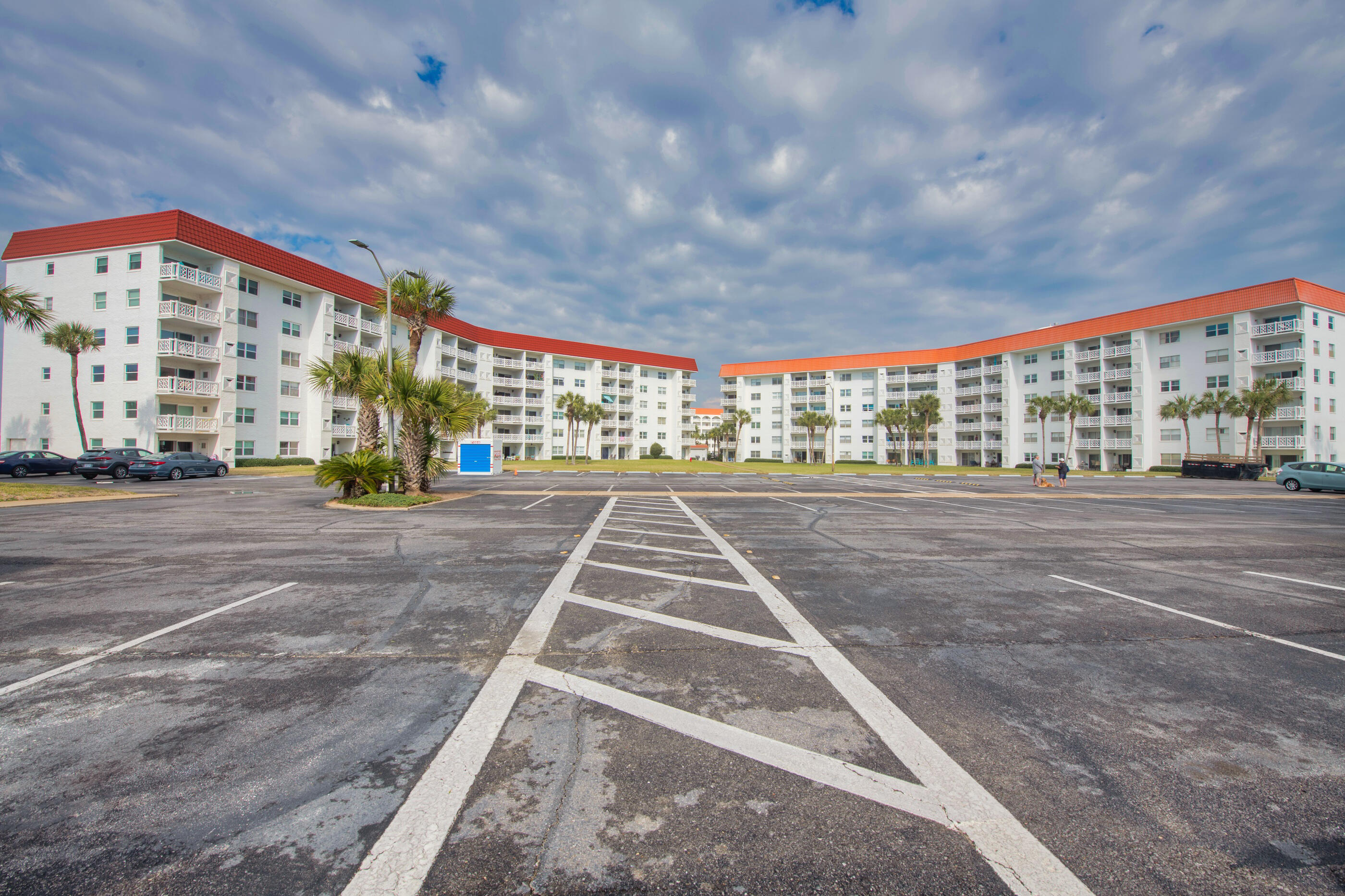 EL MATADOR CONDO - Residential
