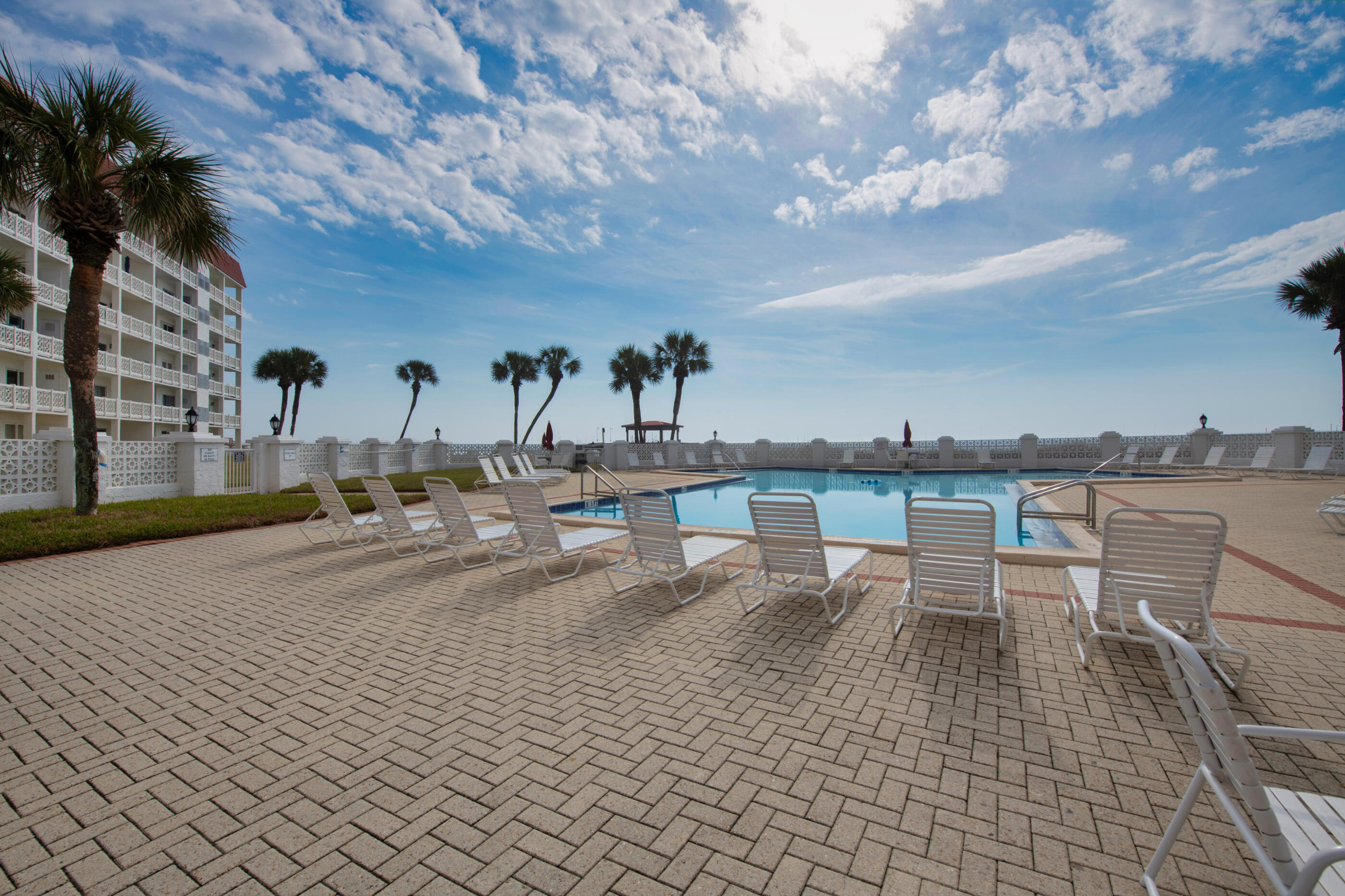 EL MATADOR CONDO - Residential