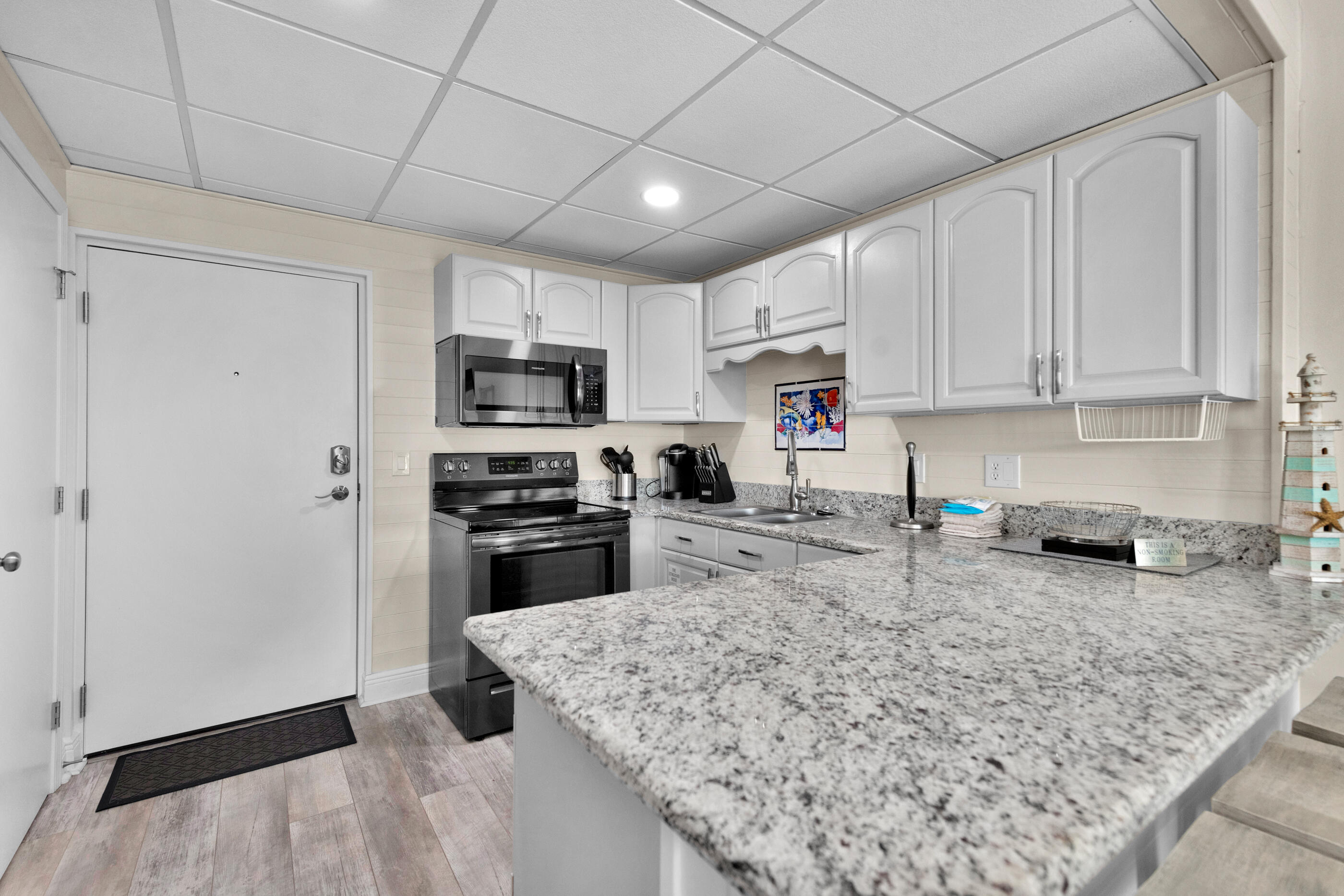 EL MATADOR CONDO - Residential