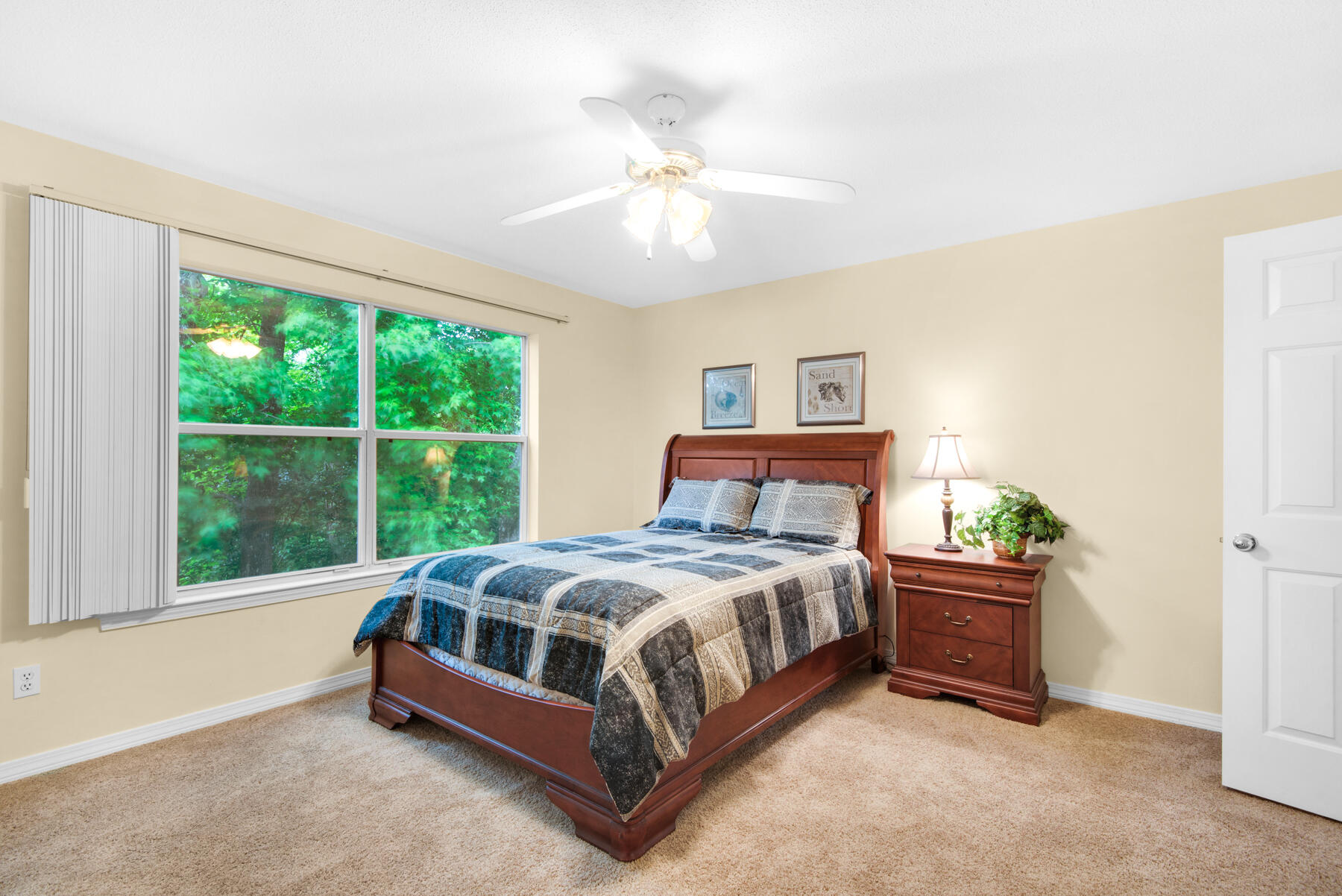 MAGNOLIA SQUARE - Residential