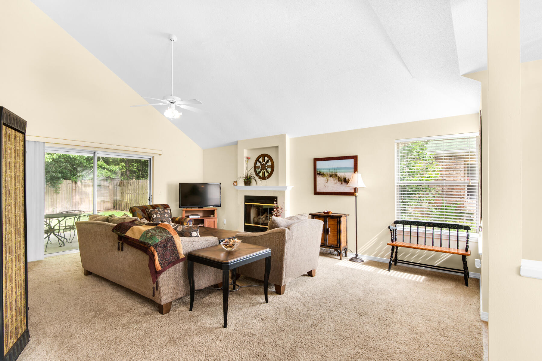 MAGNOLIA SQUARE - Residential