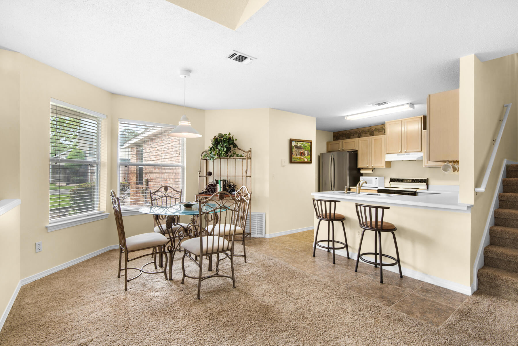 MAGNOLIA SQUARE - Residential