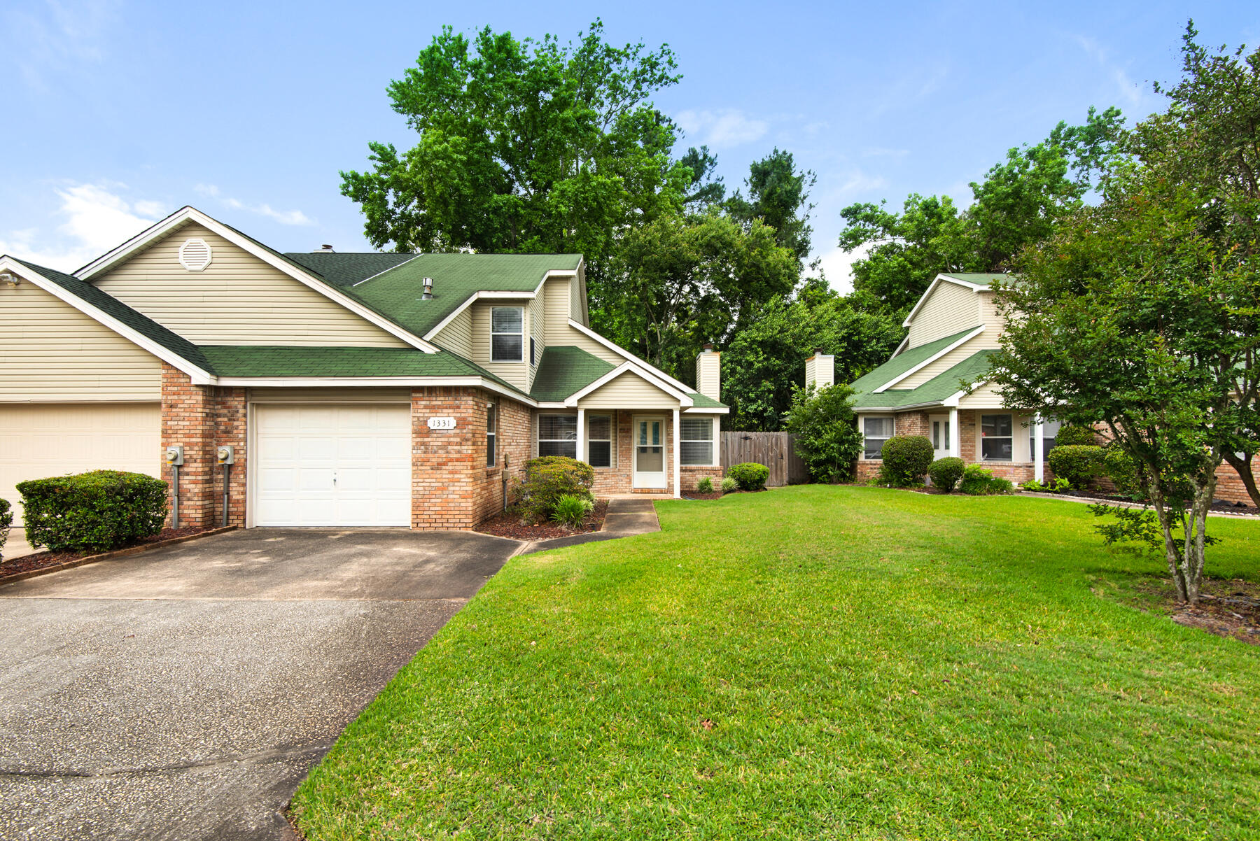 MAGNOLIA SQUARE - Residential