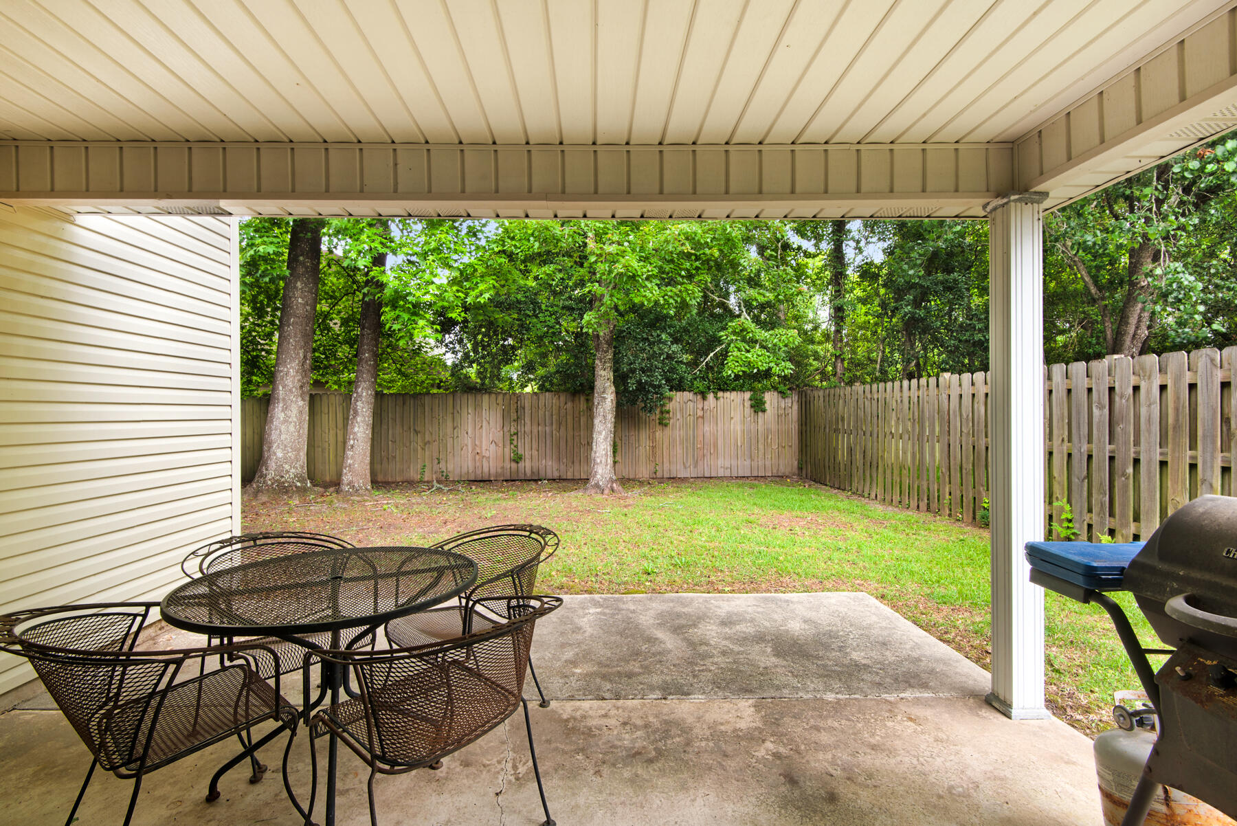 MAGNOLIA SQUARE - Residential