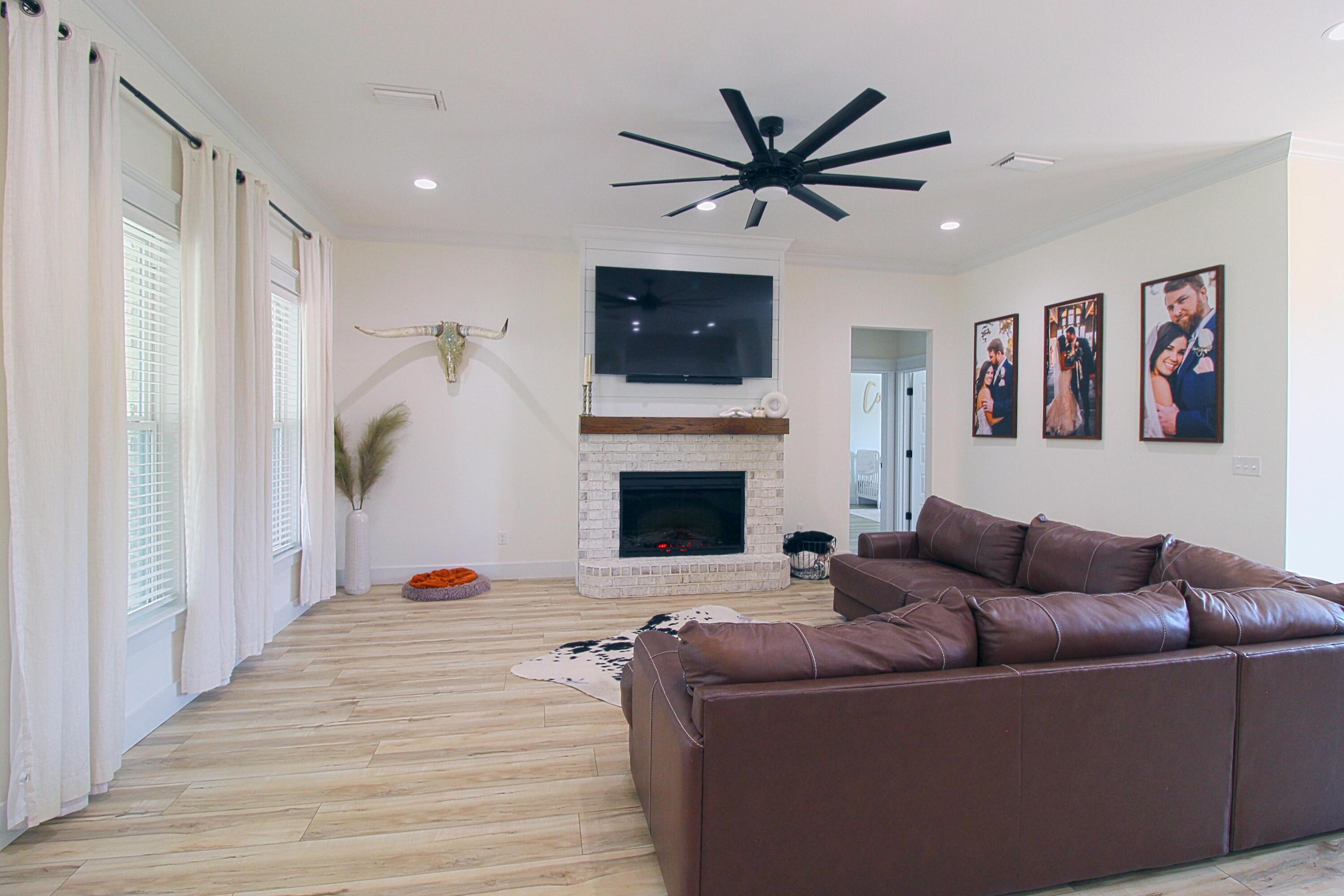 HIDDEN SPRINGS - Residential