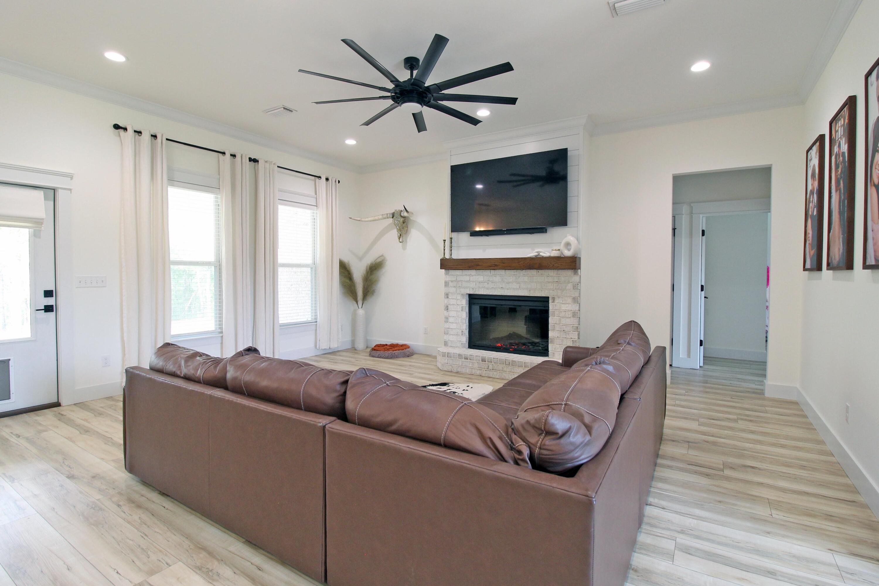 HIDDEN SPRINGS - Residential