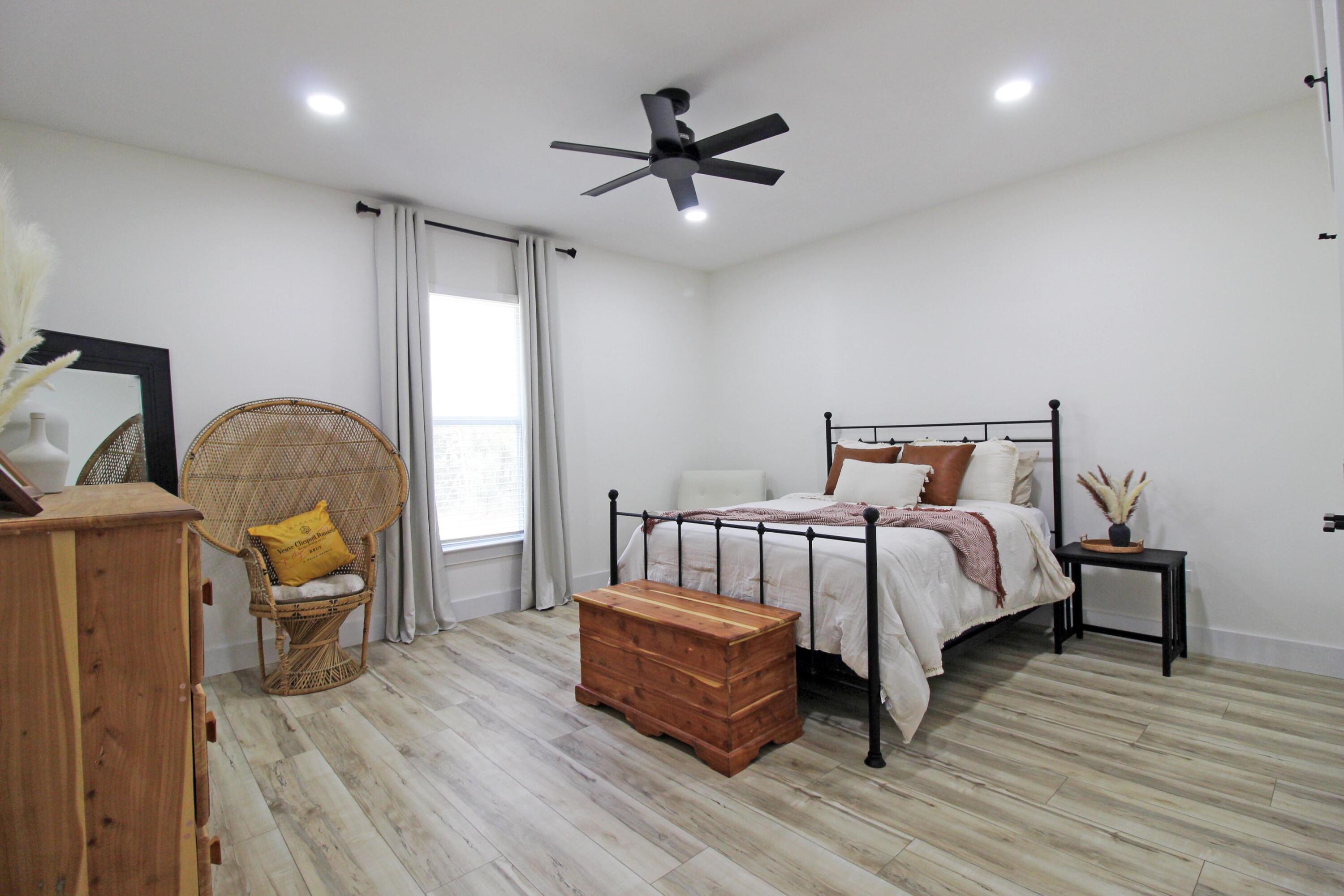 HIDDEN SPRINGS - Residential