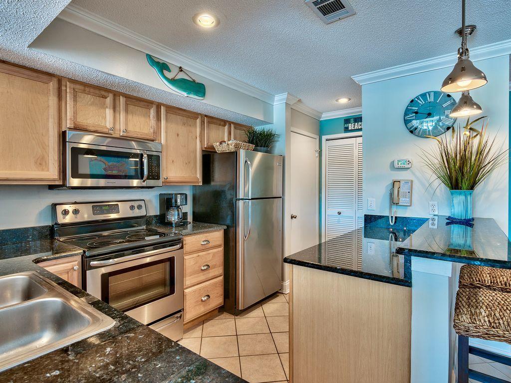 HARBOUR POINT CONDO - Residential