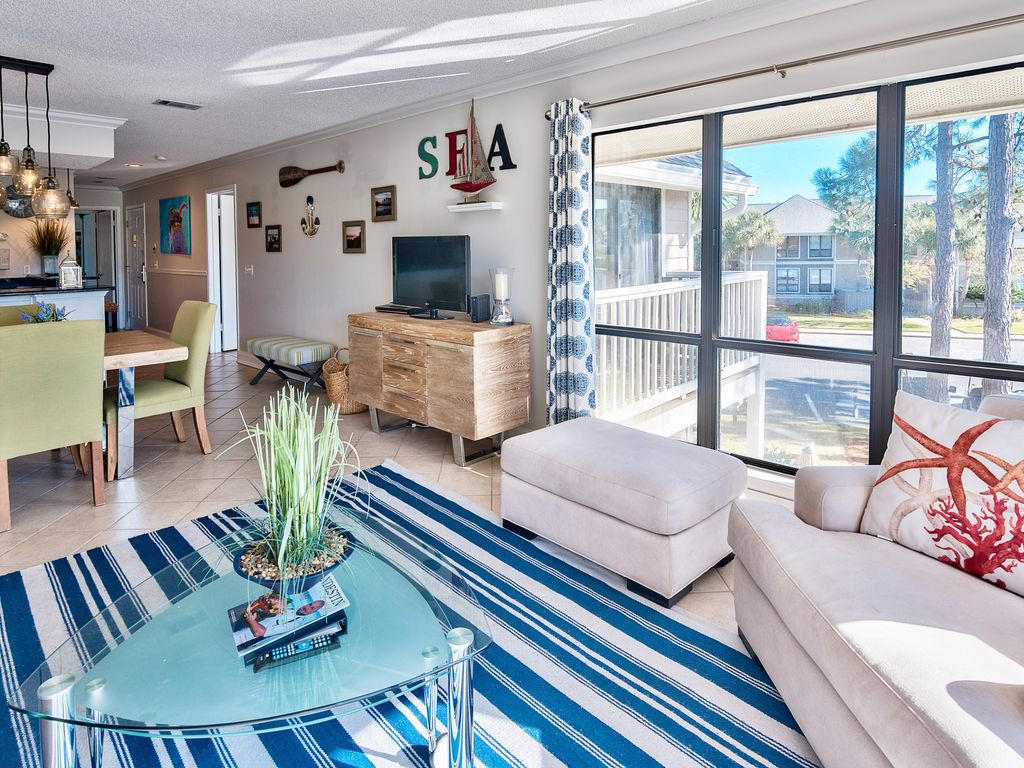 HARBOUR POINT CONDO - Residential