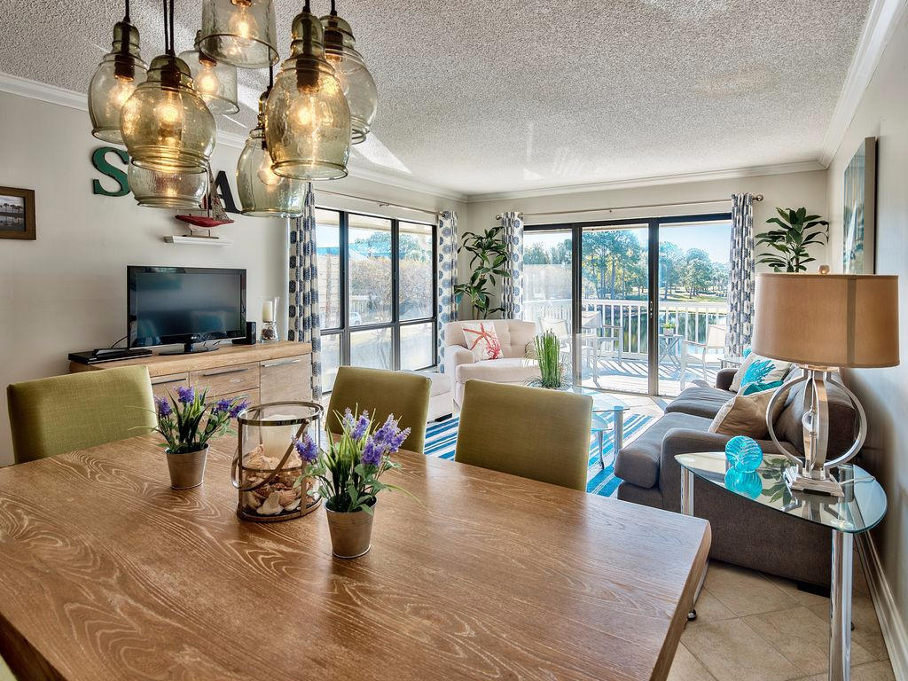 HARBOUR POINT CONDO - Residential