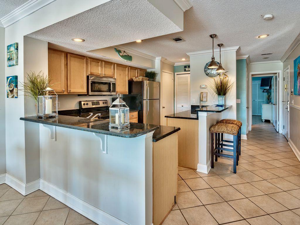 HARBOUR POINT CONDO - Residential