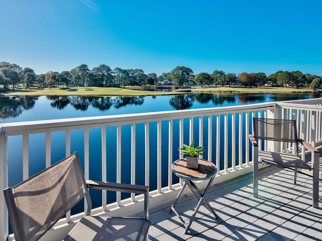 HARBOUR POINT CONDO - Residential