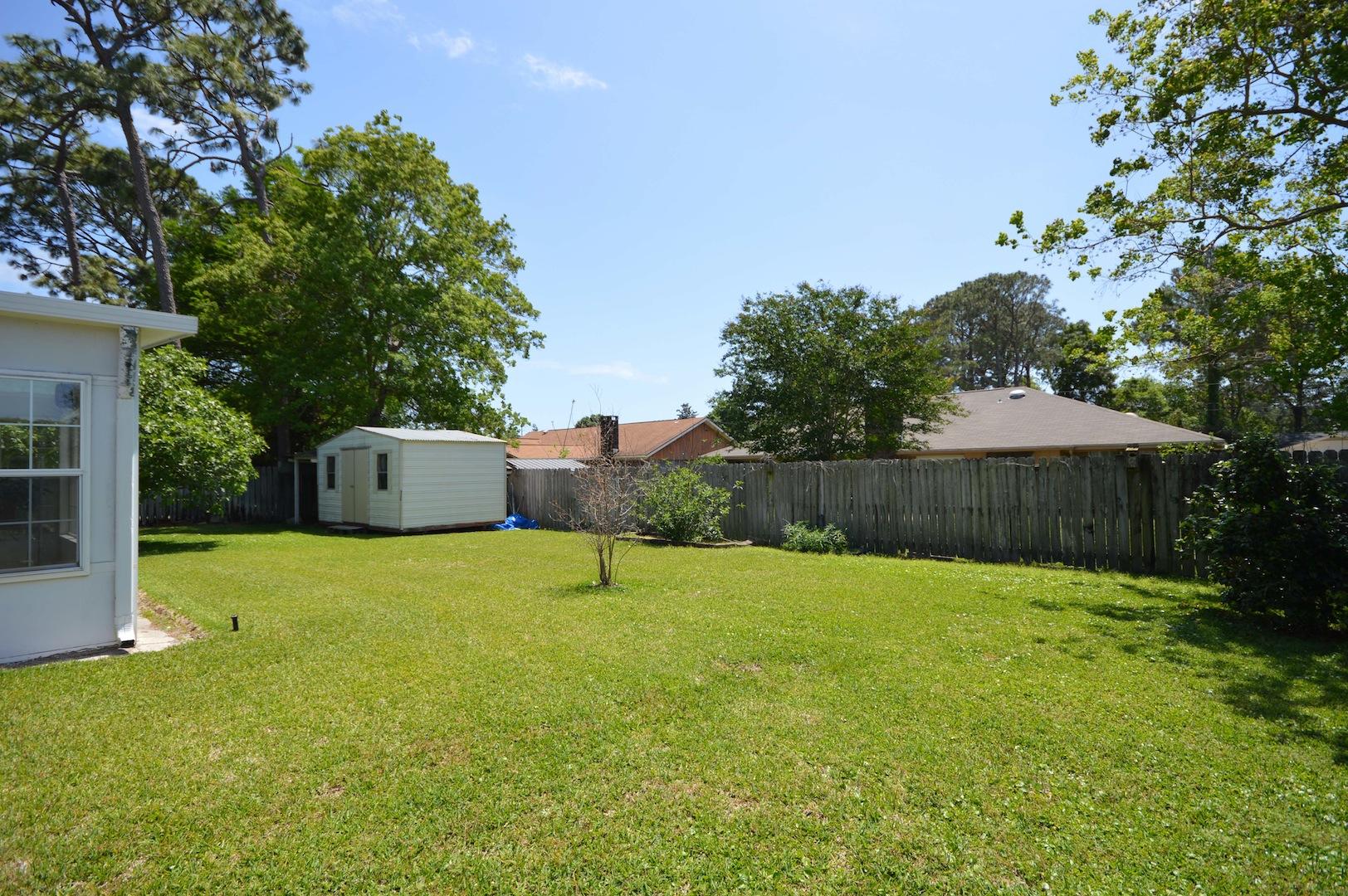 TANGLEWOOD S/D 1ST ADDN Lot 42 Blk A - Residential