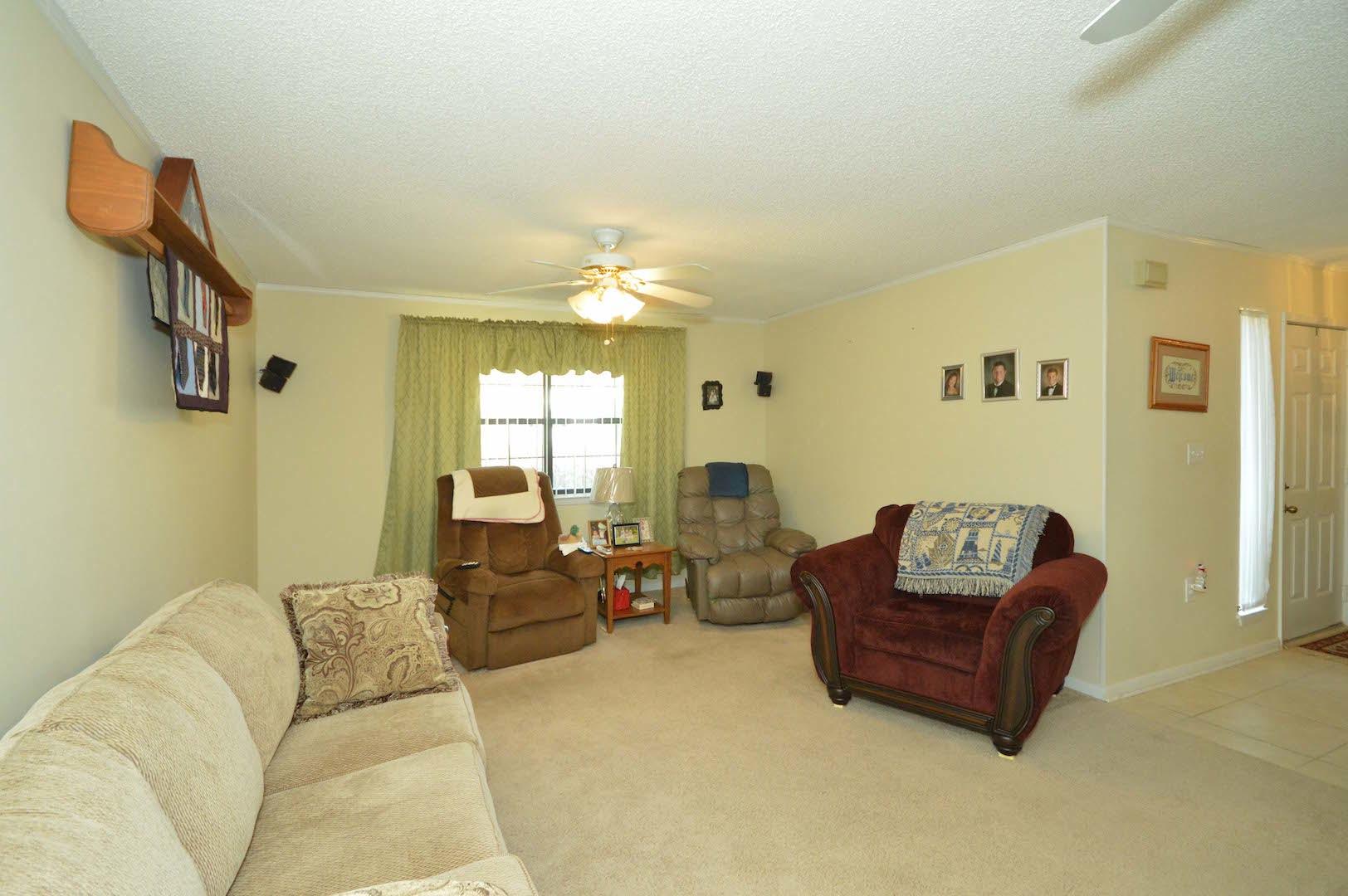 TANGLEWOOD S/D 1ST ADDN Lot 42 Blk A - Residential