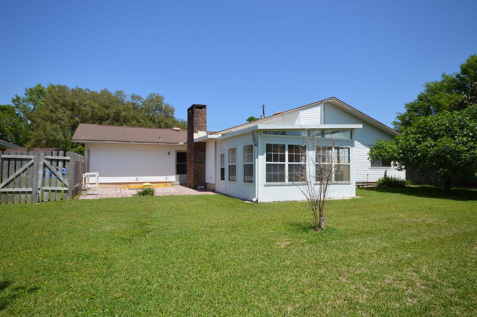 TANGLEWOOD S/D 1ST ADDN Lot 42 Blk A - Residential