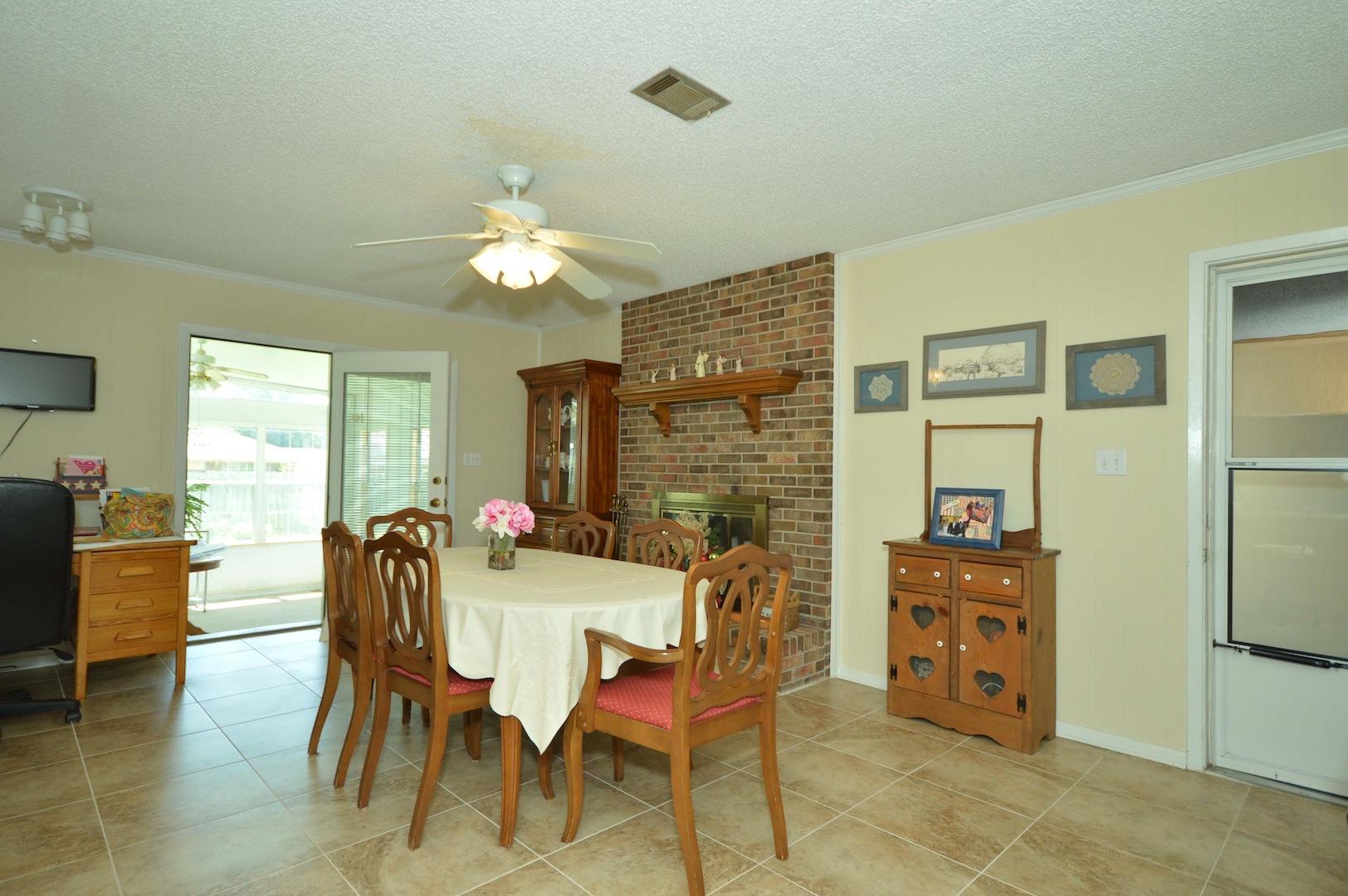 TANGLEWOOD S/D 1ST ADDN Lot 42 Blk A - Residential