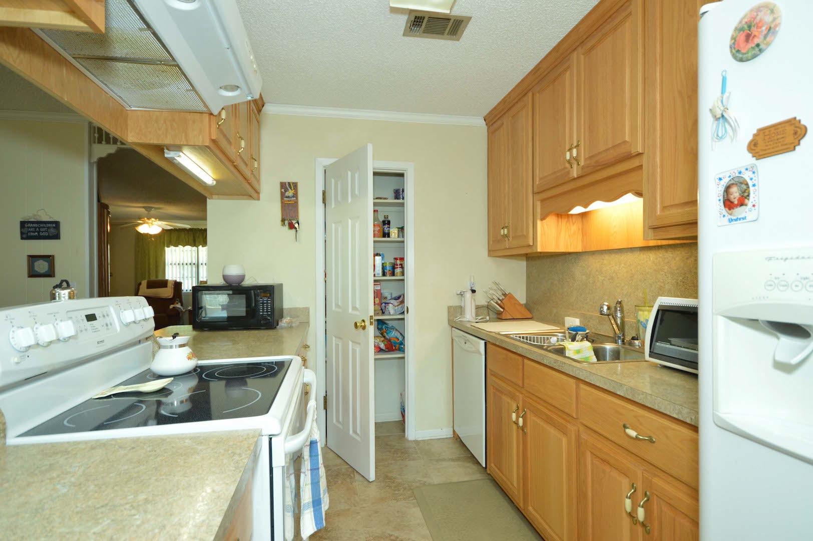 TANGLEWOOD S/D 1ST ADDN Lot 42 Blk A - Residential