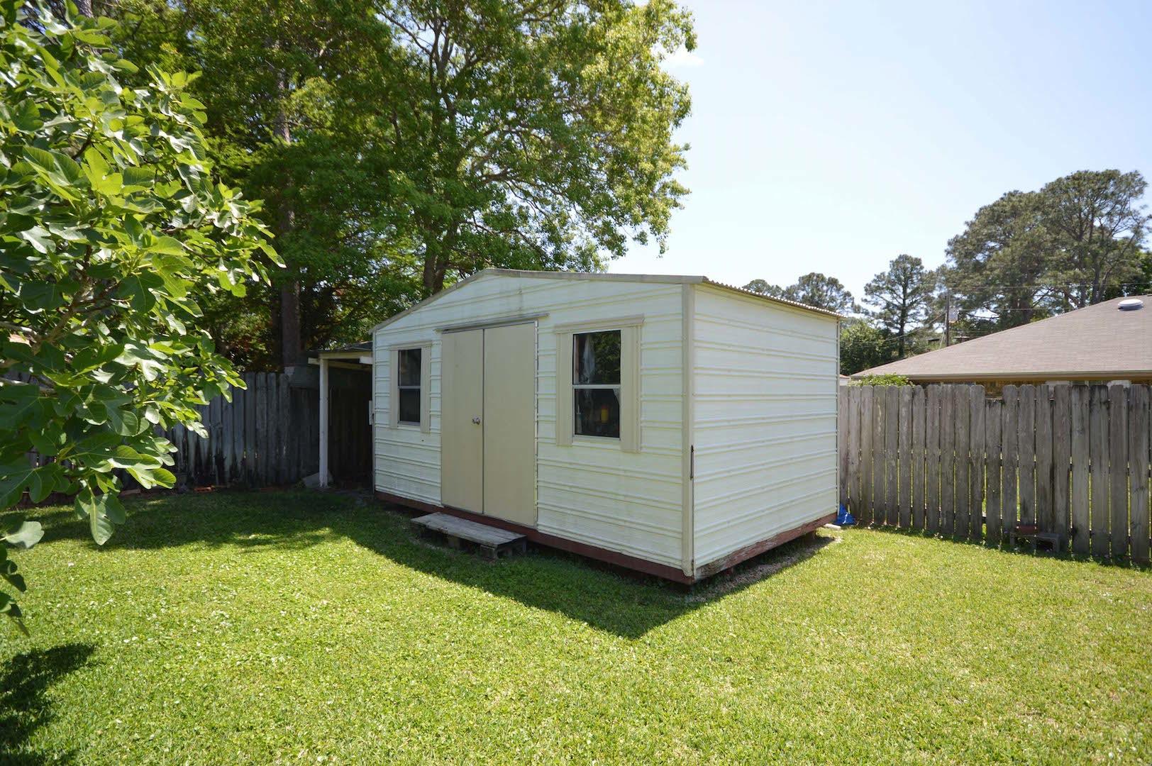 TANGLEWOOD S/D 1ST ADDN Lot 42 Blk A - Residential