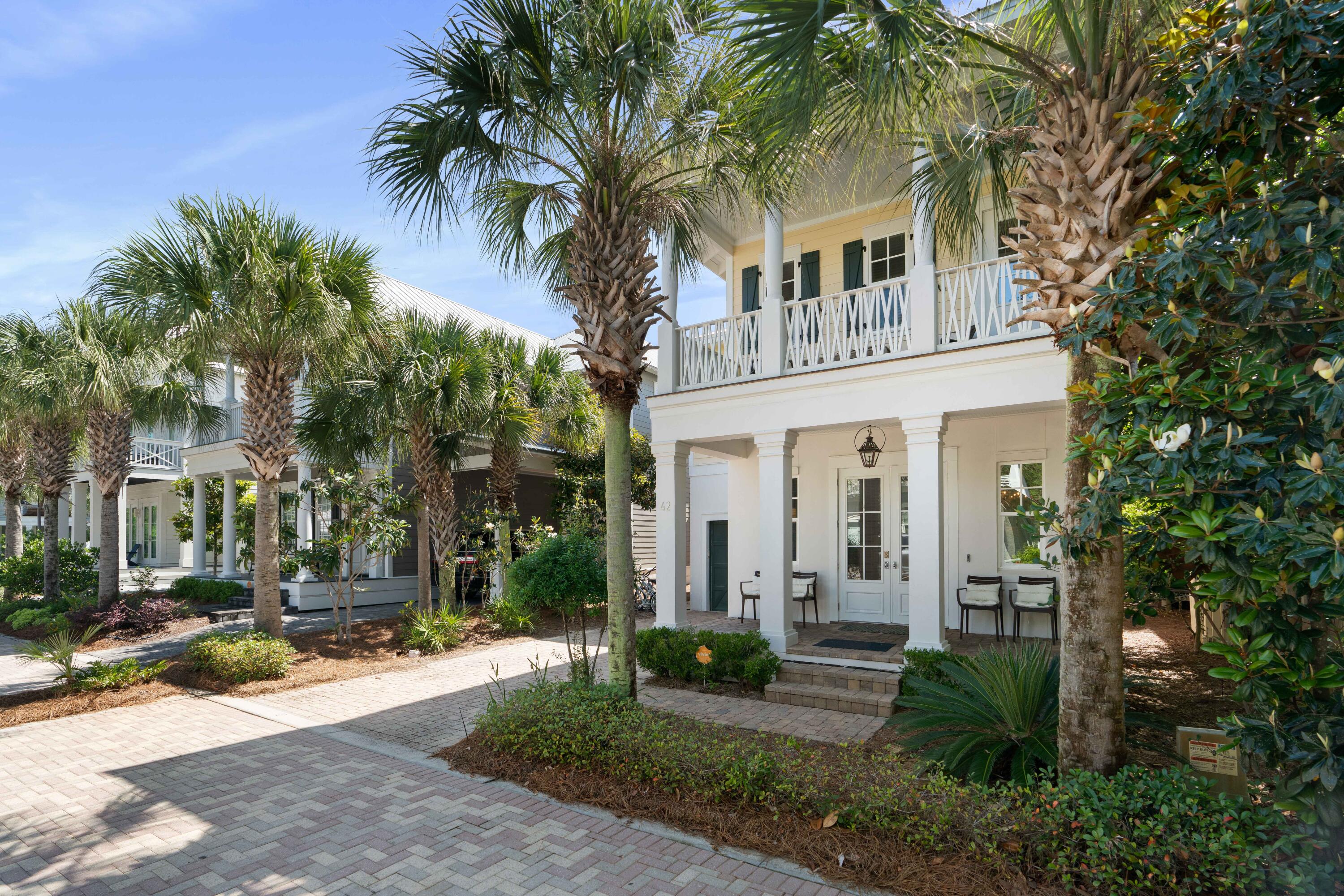 COTTAGES AT EASTERN LAKE - Residential