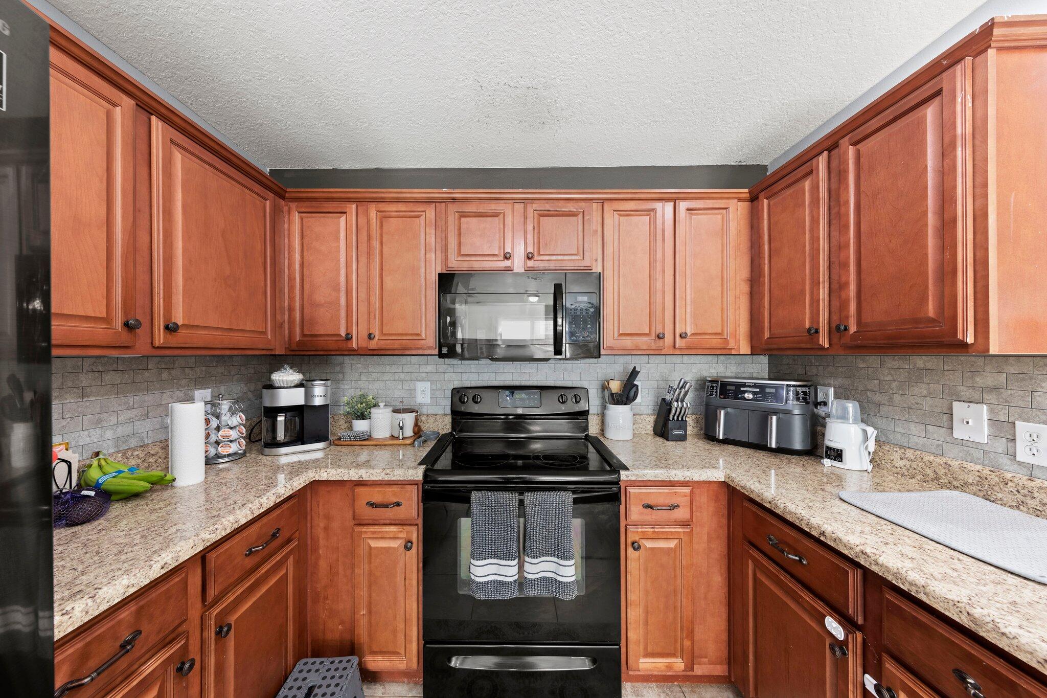 STILLWELL ESTATES - Residential