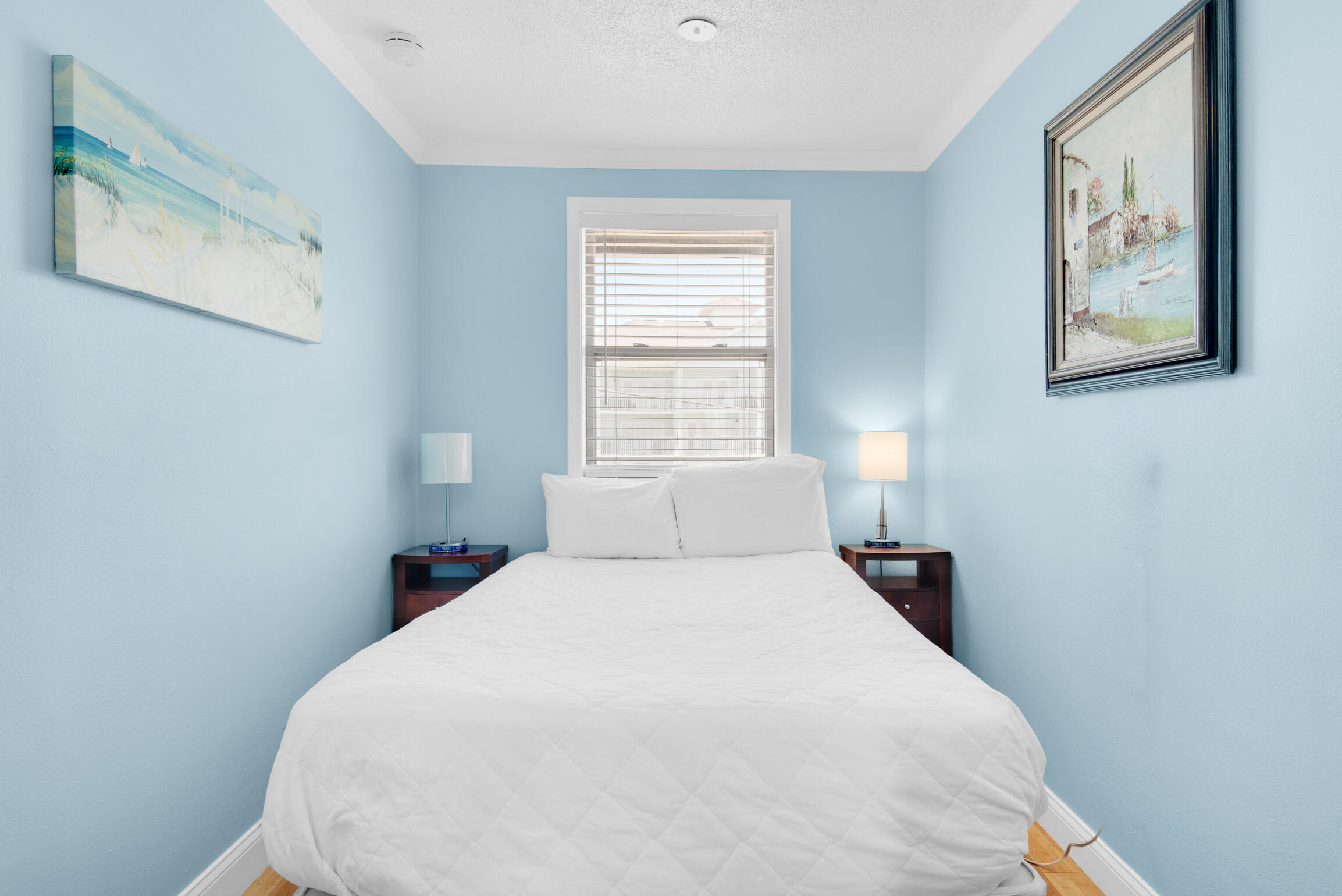 WHITECAPS T/H UNREC - Residential
