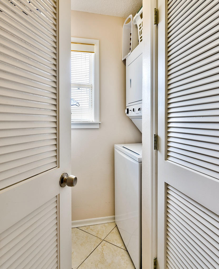 BEACHSIDE VILLAS CONDO - Residential