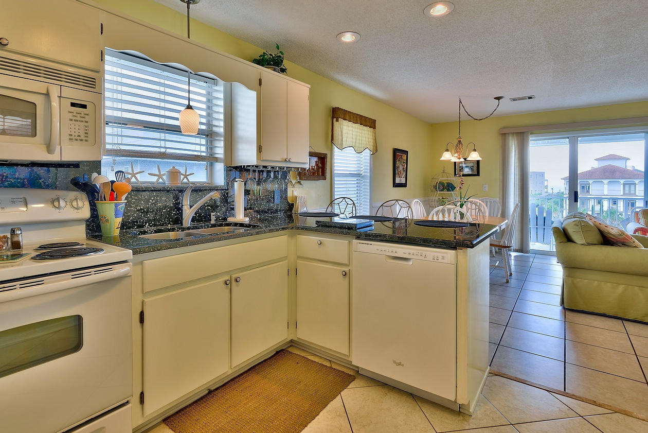 BEACHSIDE VILLAS CONDO - Residential