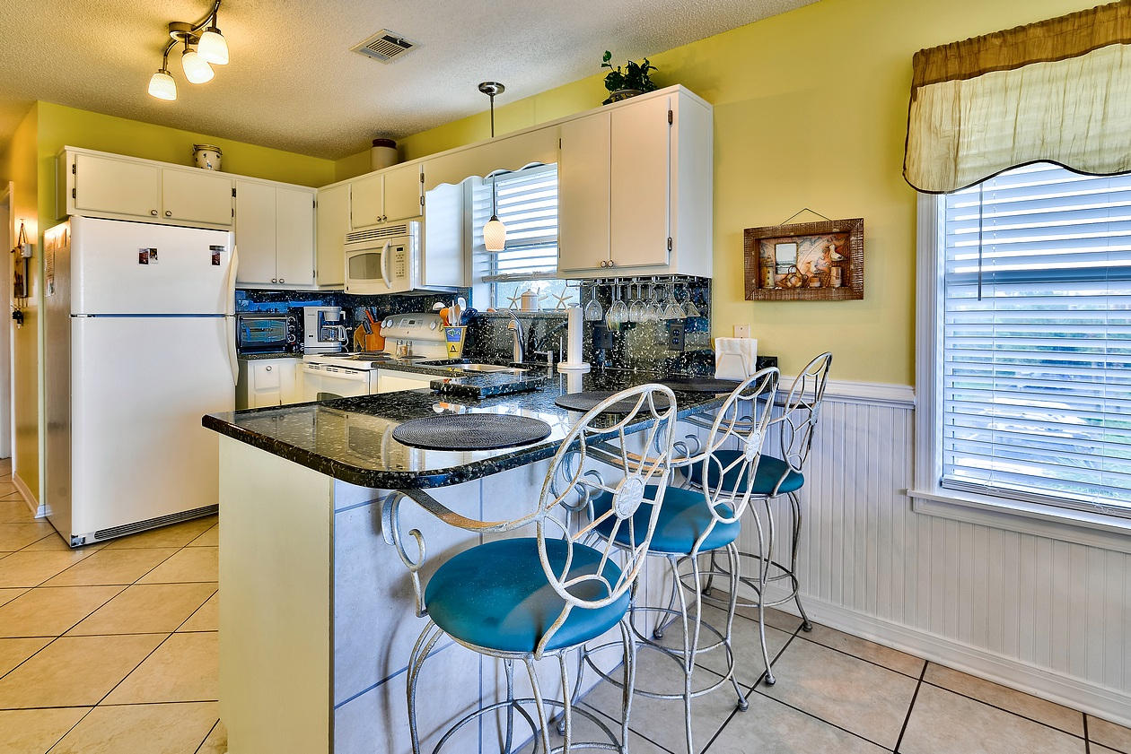 BEACHSIDE VILLAS CONDO - Residential