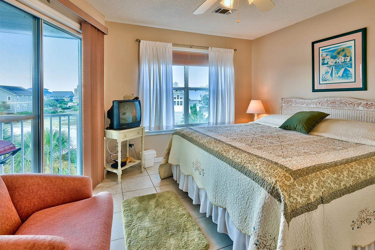 BEACHSIDE VILLAS CONDO - Residential