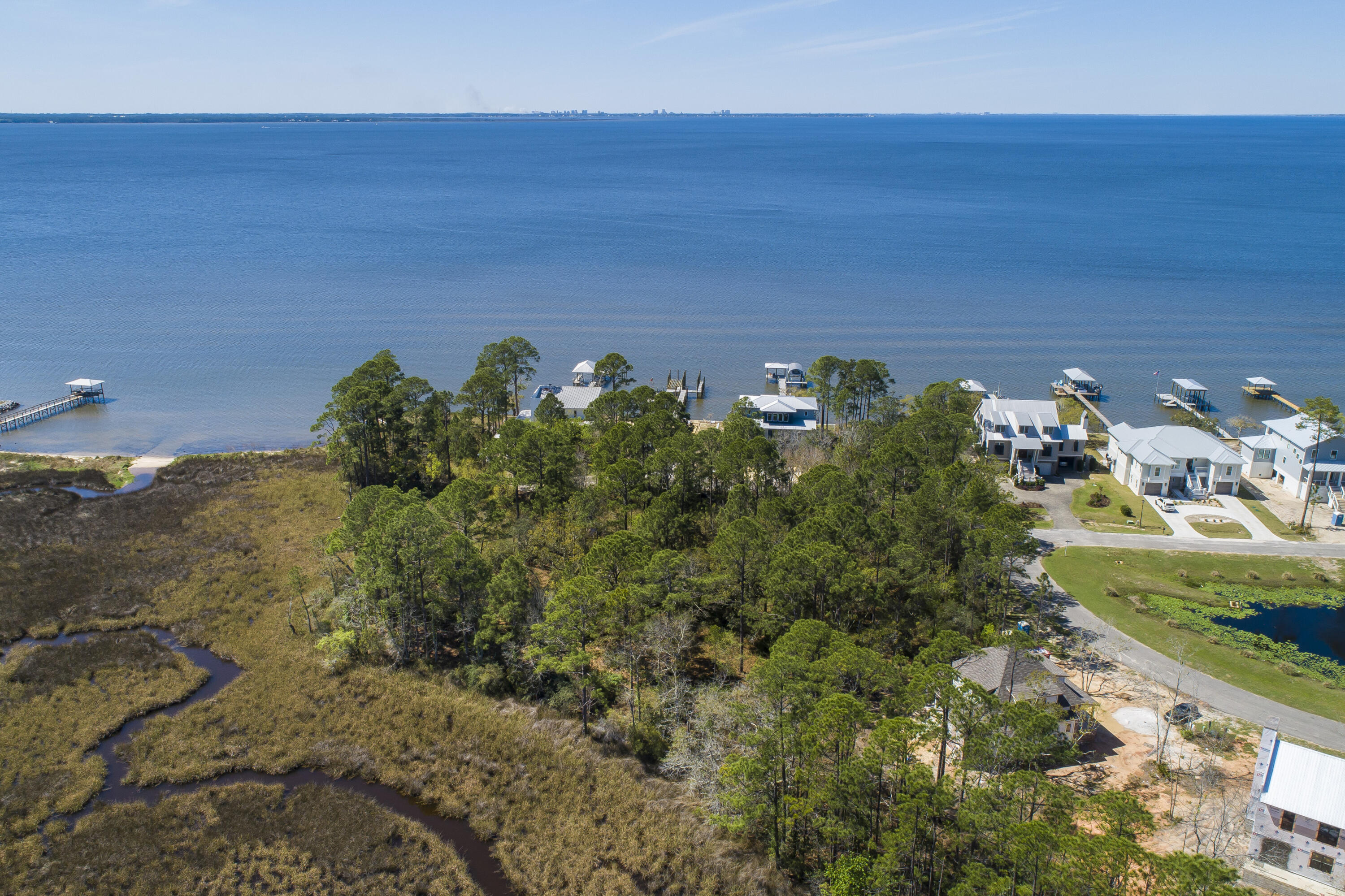 BAY HARBOUR - Land
