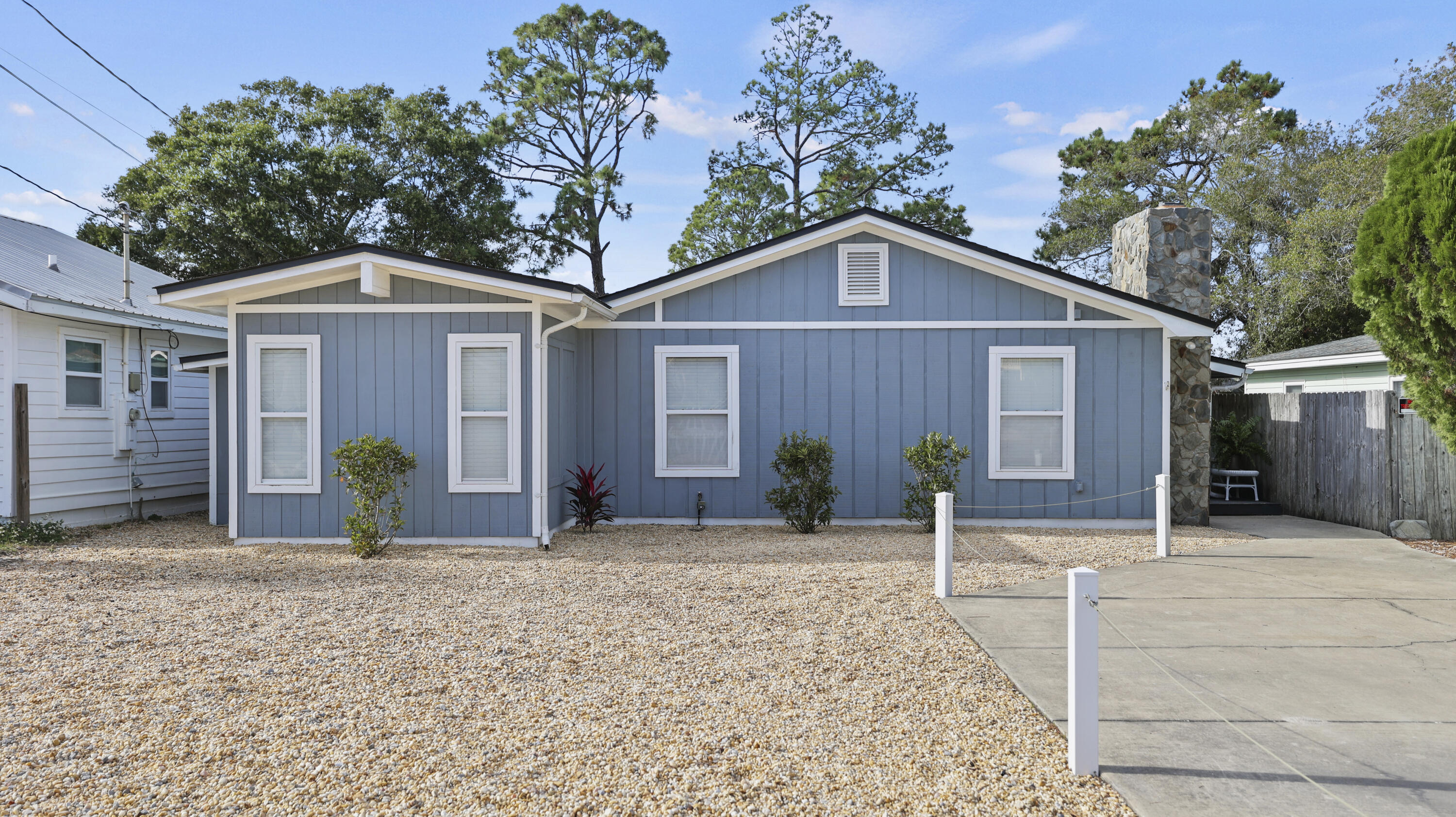 HOLIDAY BEACH - Residential