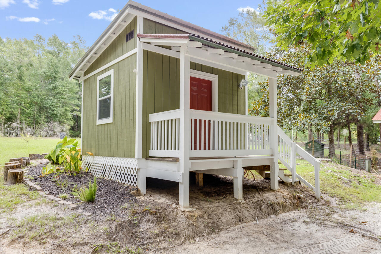 NO RECORDED SUBDIVISION - Residential
