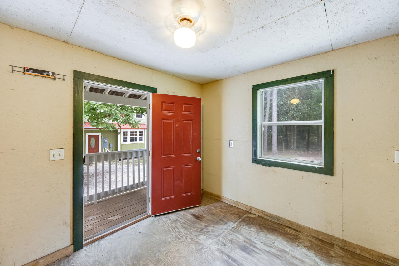 NO RECORDED SUBDIVISION - Residential