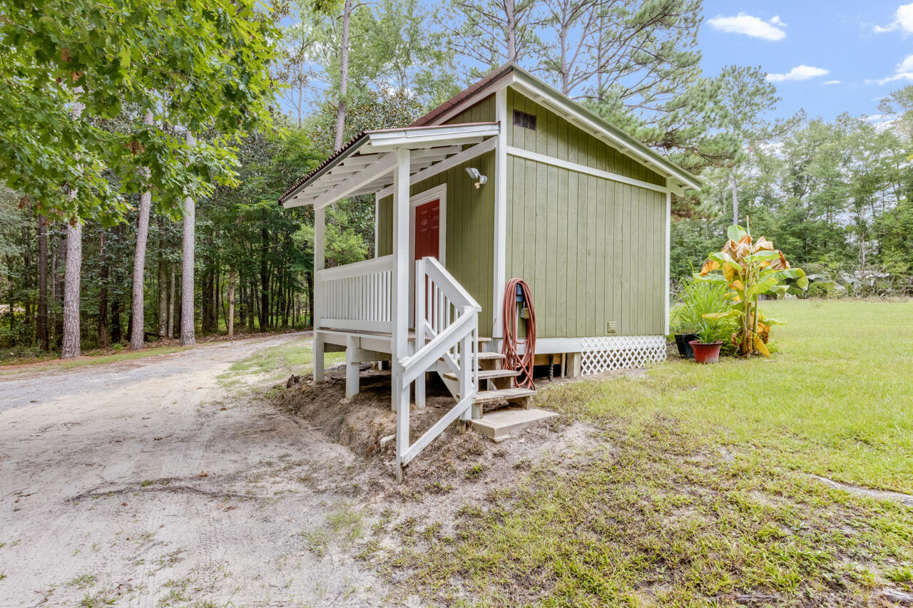 NO RECORDED SUBDIVISION - Residential