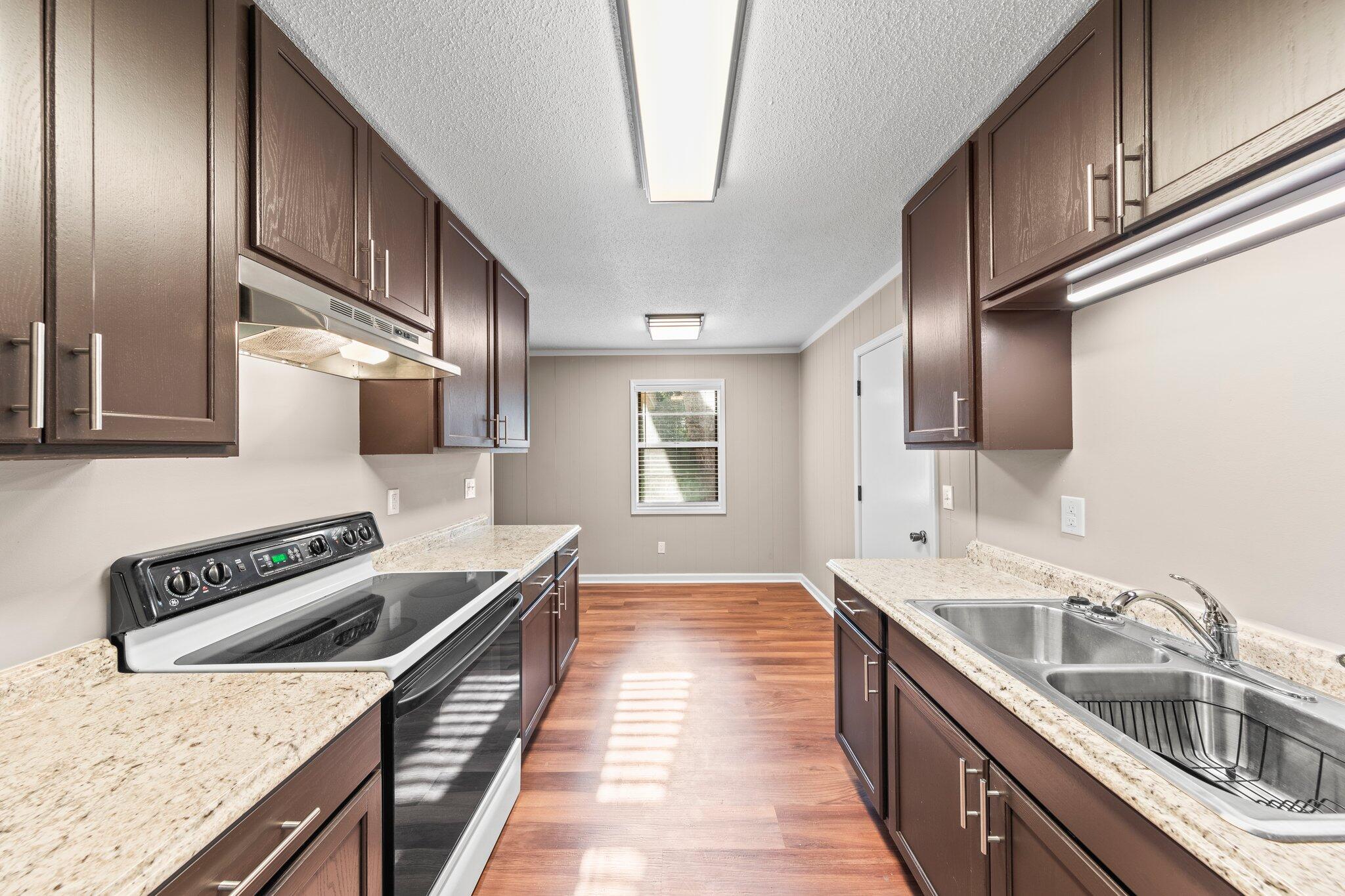 MULLET CREEK - Residential Lease