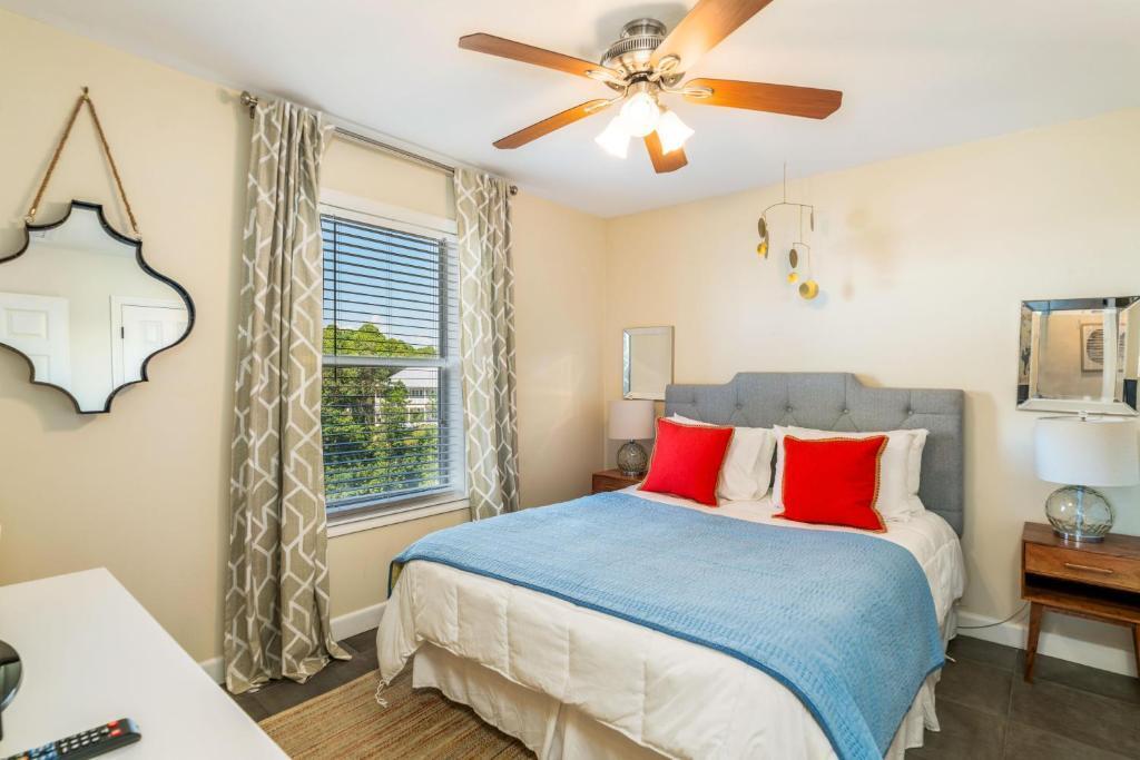 BEACHSIDE VILLAS CONDO - Residential