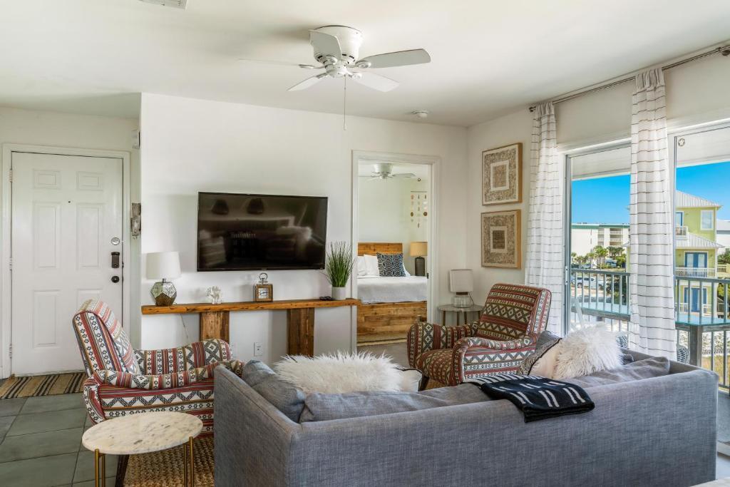 BEACHSIDE VILLAS CONDO - Residential