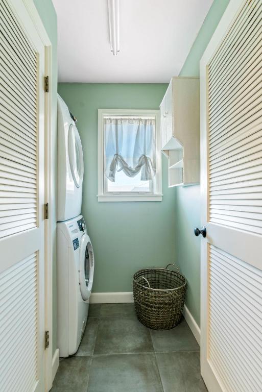 BEACHSIDE VILLAS CONDO - Residential