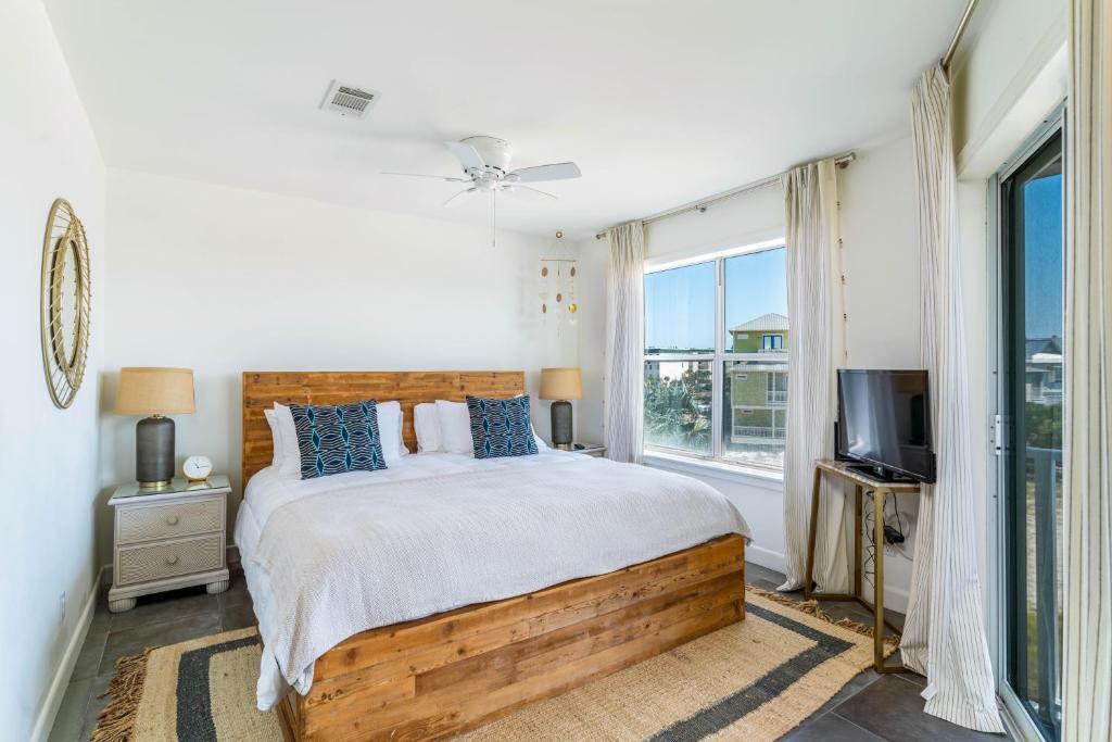 BEACHSIDE VILLAS CONDO - Residential