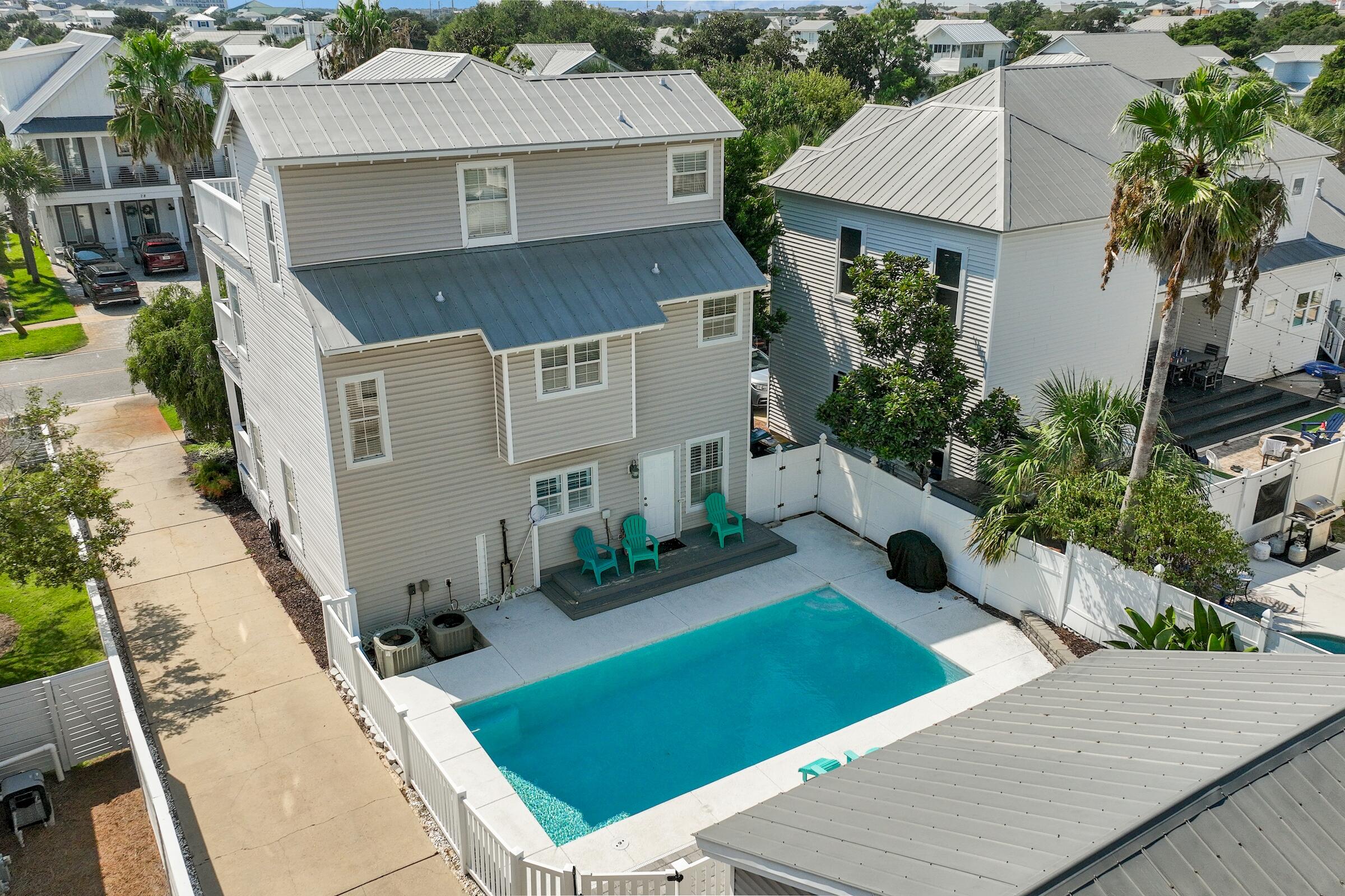 CRYSTAL BEACH - Residential