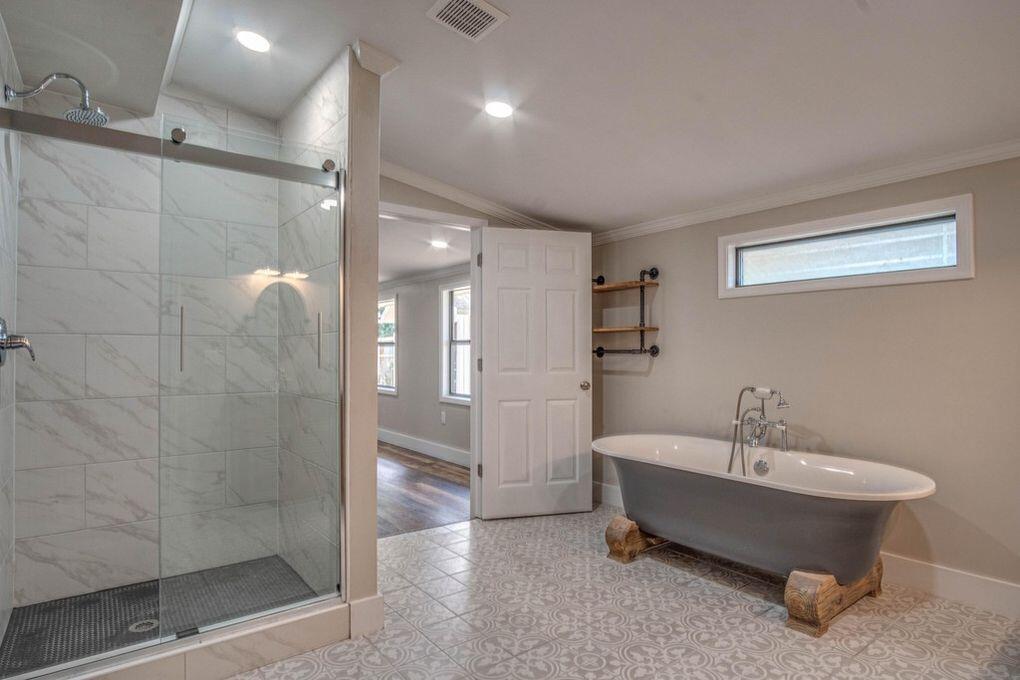 CAROL ANNE MANOR - Residential Lease