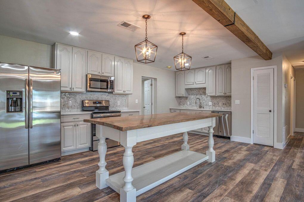 CAROL ANNE MANOR - Residential Lease