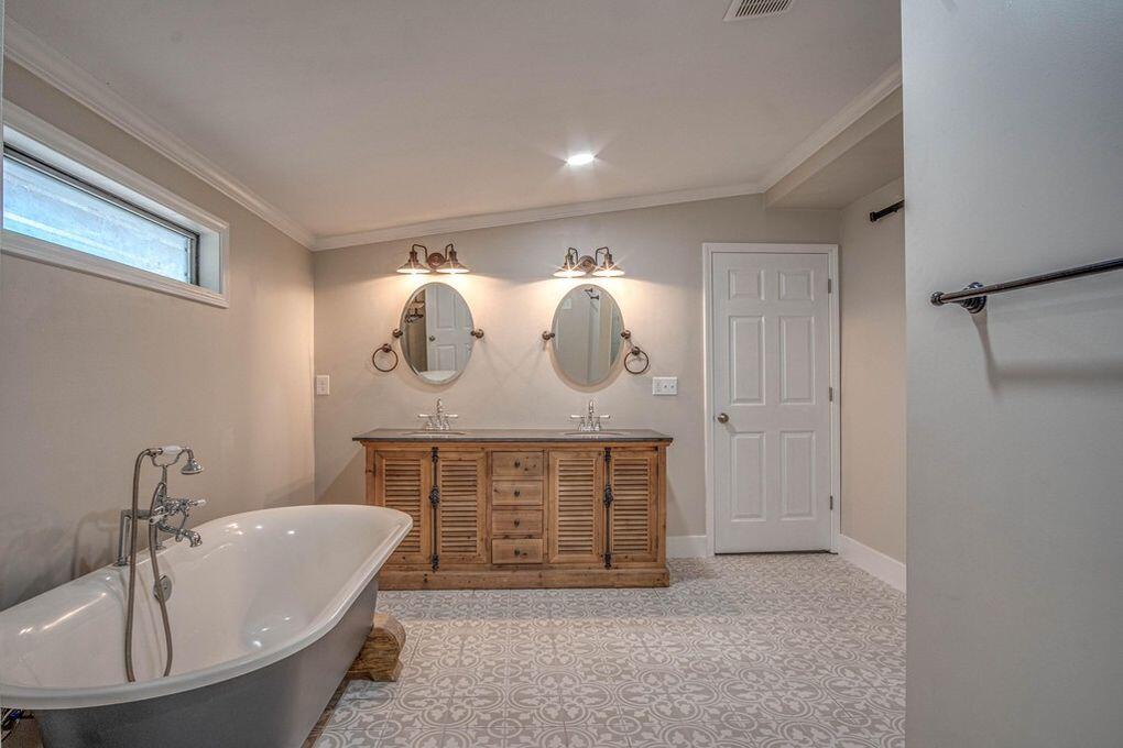 CAROL ANNE MANOR - Residential Lease